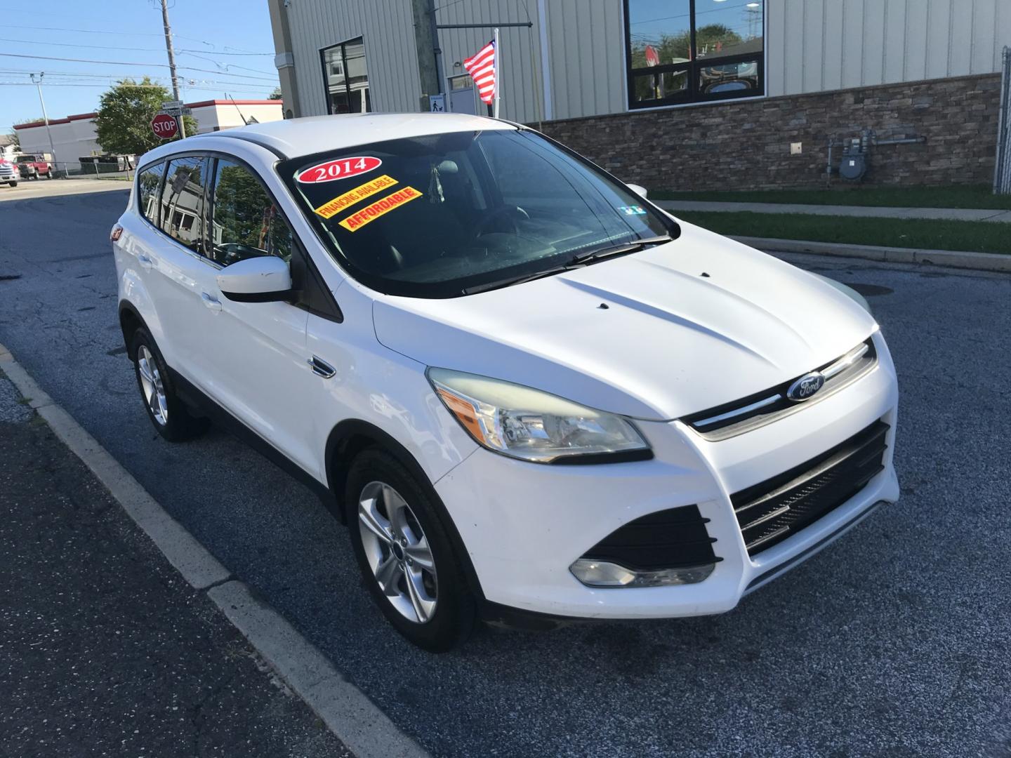 2014 White /Gray Ford Escape SE (1FMCU0GXXEU) with an 1.6L L4 DOHC 16V engine, 6-Speed Automatic transmission, located at 577 Chester Pike, Prospect Park, PA, 19076, (610) 237-1015, 39.886154, -75.302338 - 2014 Ford Escape SE: backup camera, new PA inspection, SUPER CLEAN, runs LIKE NEW! This vehicle comes inspected and has been given a bumper to bumper safety check. It is very clean, reliable, and well maintained. We offer a unique pay plan that is known for being the easiest and fastest financing- Photo#3