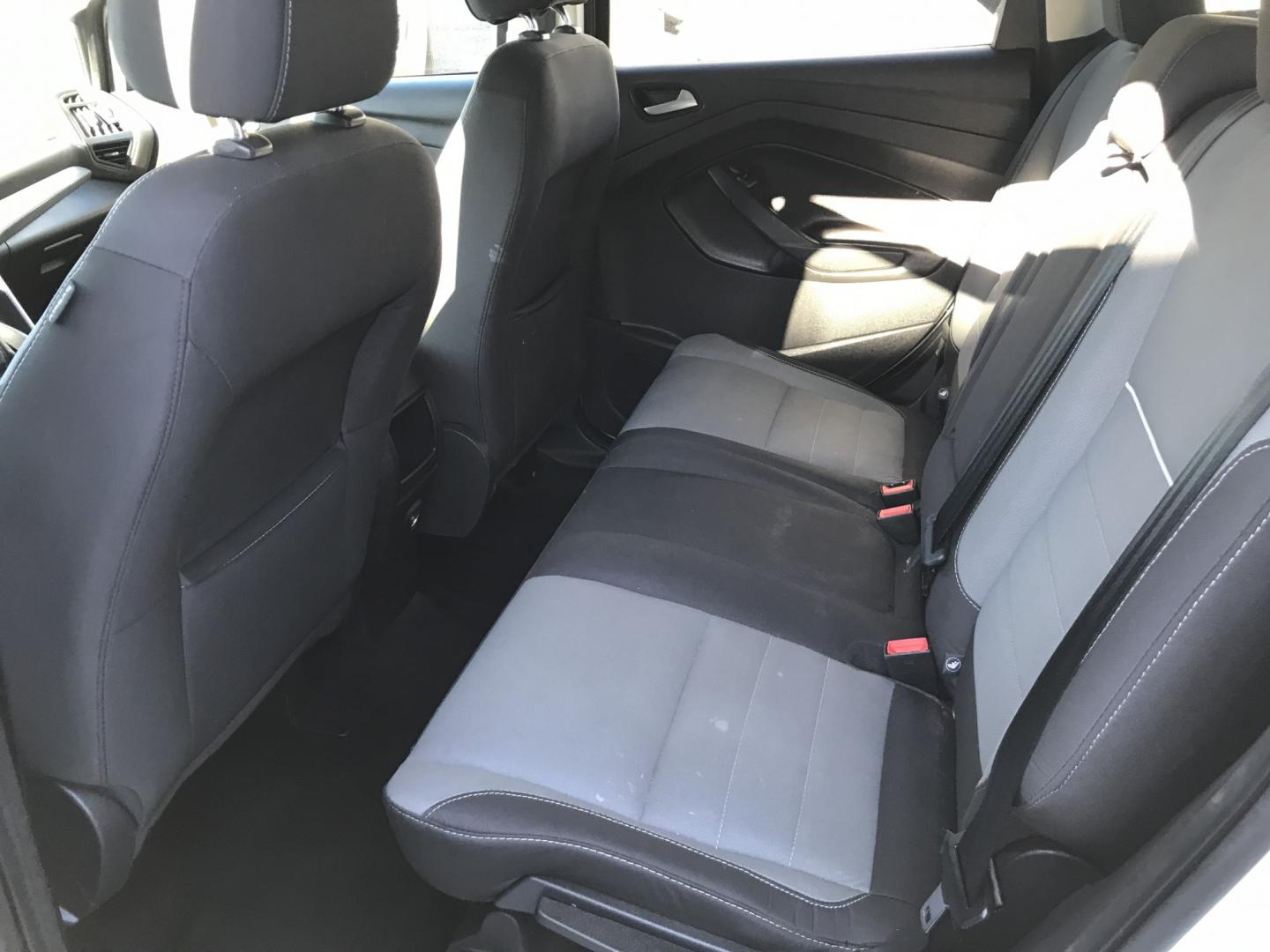 2014 White /Gray Ford Escape SE (1FMCU0GXXEU) with an 1.6L L4 DOHC 16V engine, 6-Speed Automatic transmission, located at 577 Chester Pike, Prospect Park, PA, 19076, (610) 237-1015, 39.886154, -75.302338 - 2014 Ford Escape SE: backup camera, new PA inspection, SUPER CLEAN, runs LIKE NEW! This vehicle comes inspected and has been given a bumper to bumper safety check. It is very clean, reliable, and well maintained. We offer a unique pay plan that is known for being the easiest and fastest financing- Photo#14