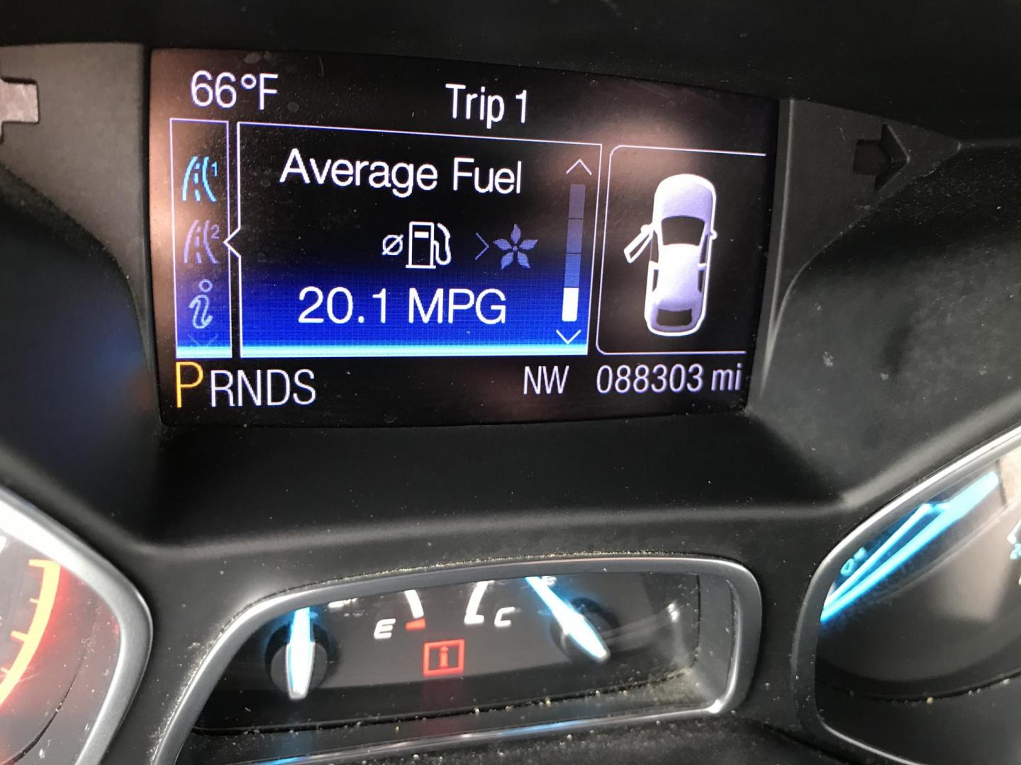 2013 Black /Tan Ford Escape SEL 4WD (1FMCU9H98DU) with an 2.0L L4 DOHC 16V engine, 6-Speed Automatic transmission, located at 577 Chester Pike, Prospect Park, PA, 19076, (610) 237-1015, 39.886154, -75.302338 - Photo#12