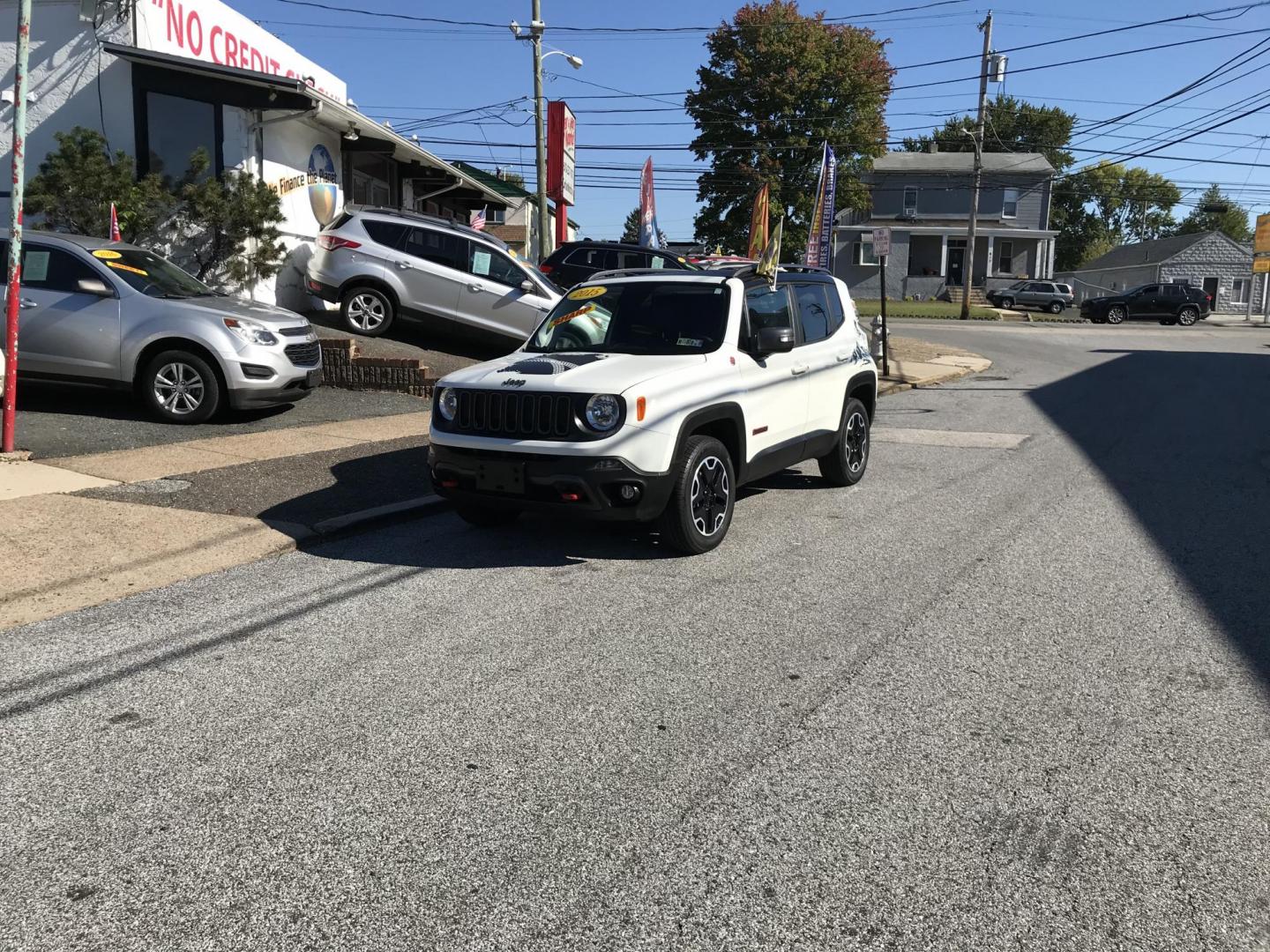 2015 White /Black Jeep Renegade Trailhawk (ZACCJBCT2FP) with an 2.4L L4 engine, 9-Speed Automatic transmission, located at 577 Chester Pike, Prospect Park, PA, 19076, (610) 237-1015, 39.886154, -75.302338 - 2015 Jeep Renegade Trailhawk: Only 123k miles, navigation system, backup camera, new PA inspection, SUPER CLEAN, runs LIKE NEW! vehicle comes inspected and has been given a bumper to bumper safety check. It is very clean, reliable, and well maintained. We offer a unique pay plan that is known fo - Photo#1