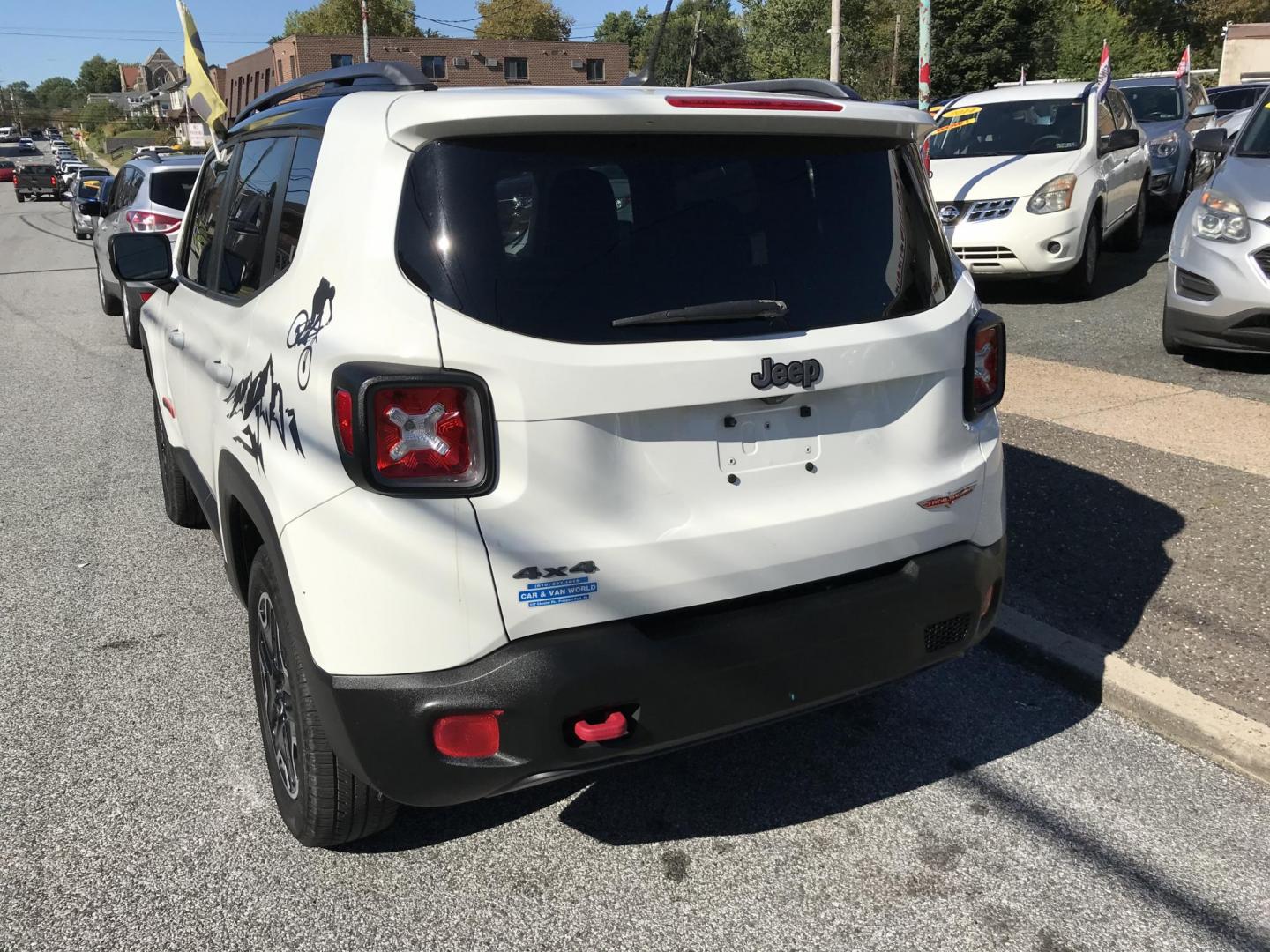 2015 White /Black Jeep Renegade Trailhawk (ZACCJBCT2FP) with an 2.4L L4 engine, 9-Speed Automatic transmission, located at 577 Chester Pike, Prospect Park, PA, 19076, (610) 237-1015, 39.886154, -75.302338 - 2015 Jeep Renegade Trailhawk: Only 123k miles, navigation system, backup camera, new PA inspection, SUPER CLEAN, runs LIKE NEW! vehicle comes inspected and has been given a bumper to bumper safety check. It is very clean, reliable, and well maintained. We offer a unique pay plan that is known fo - Photo#5