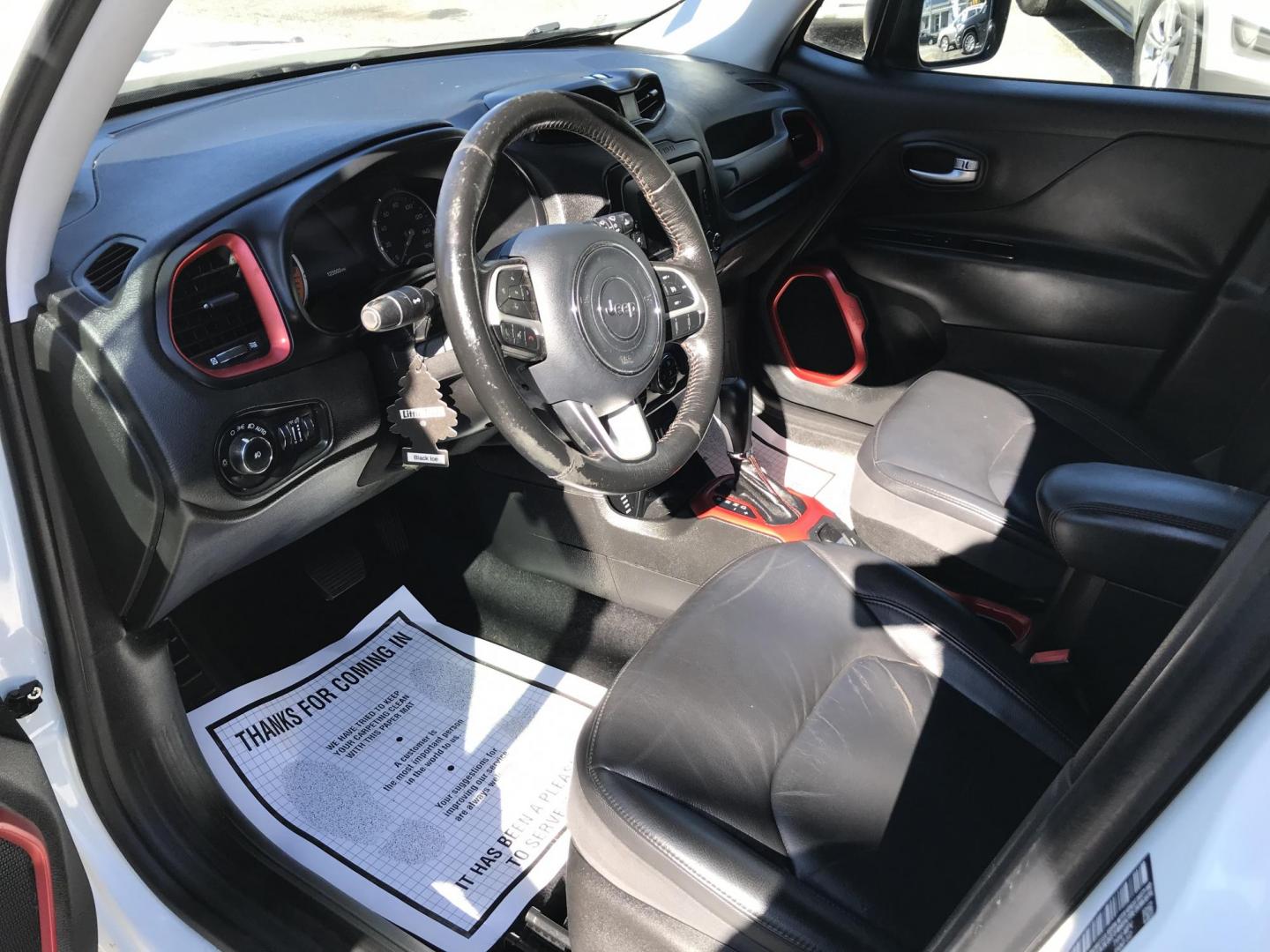 2015 White /Black Jeep Renegade Trailhawk (ZACCJBCT2FP) with an 2.4L L4 engine, 9-Speed Automatic transmission, located at 577 Chester Pike, Prospect Park, PA, 19076, (610) 237-1015, 39.886154, -75.302338 - 2015 Jeep Renegade Trailhawk: Only 123k miles, navigation system, backup camera, new PA inspection, SUPER CLEAN, runs LIKE NEW! vehicle comes inspected and has been given a bumper to bumper safety check. It is very clean, reliable, and well maintained. We offer a unique pay plan that is known fo - Photo#7