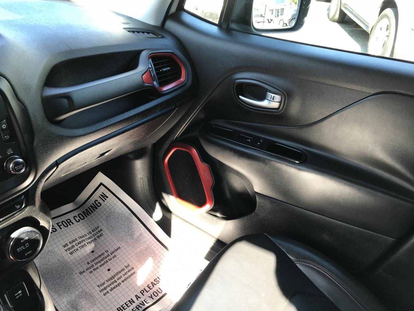 2015 White /Black Jeep Renegade Trailhawk (ZACCJBCT2FP) with an 2.4L L4 engine, 9-Speed Automatic transmission, located at 577 Chester Pike, Prospect Park, PA, 19076, (610) 237-1015, 39.886154, -75.302338 - 2015 Jeep Renegade Trailhawk: Only 123k miles, navigation system, backup camera, new PA inspection, SUPER CLEAN, runs LIKE NEW! vehicle comes inspected and has been given a bumper to bumper safety check. It is very clean, reliable, and well maintained. We offer a unique pay plan that is known fo - Photo#15