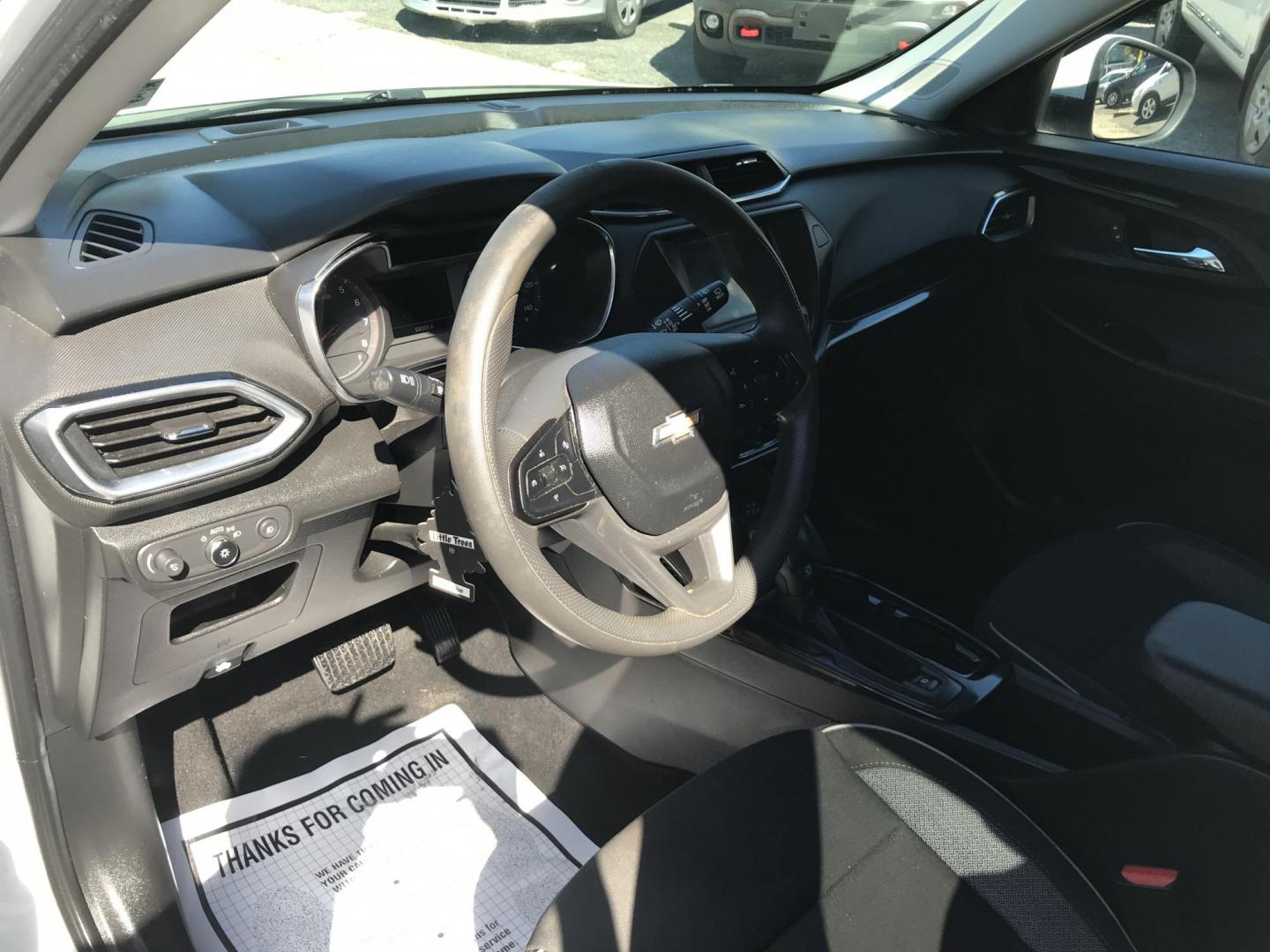 2022 White /Gray Chevrolet Trailblazer LT AWD (KL79MRSL6NB) with an 1.3L L3 DOHC 12V engine, 9A transmission, located at 577 Chester Pike, Prospect Park, PA, 19076, (610) 237-1015, 39.886154, -75.302338 - 2022 Chevy TrailBlazer LT: AWD, new PA inspection, great on gas, new PA inspection, runs LIKE NEW! This vehicle comes inspected and has been given a bumper to bumper safety check. It is very clean, reliable, and well maintained. We offer a unique pay plan that is known for being the easiest and f - Photo#11