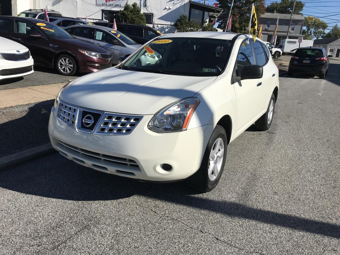 2010 White /Gray Nissan Rogue S AWD (JN8AS5MV0AW) with an 2.5L L4 DOHC 16V engine, CVT transmission, located at 577 Chester Pike, Prospect Park, PA, 19076, (610) 237-1015, 39.886154, -75.302338 - Photo#2