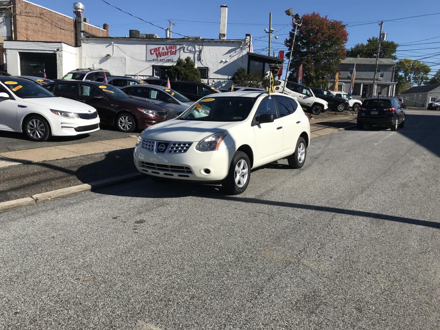 2010 White /Gray Nissan Rogue S AWD (JN8AS5MV0AW) with an 2.5L L4 DOHC 16V engine, CVT transmission, located at 577 Chester Pike, Prospect Park, PA, 19076, (610) 237-1015, 39.886154, -75.302338 - Photo#1