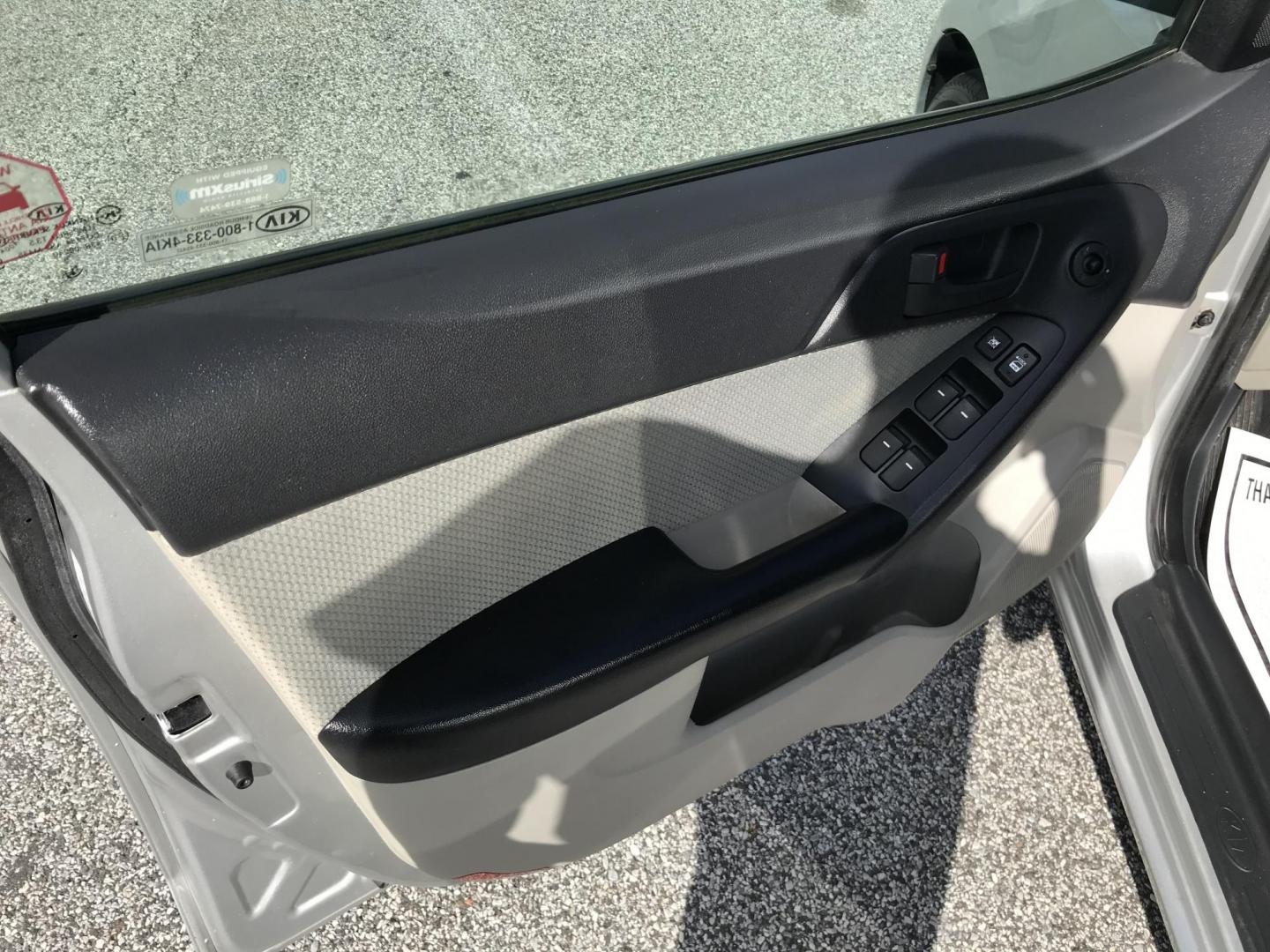 2012 Silver /Gray Kia Forte EX (KNAFU4A27C5) with an 2.0L L4 DOHC 16V engine, Automatic transmission, located at 577 Chester Pike, Prospect Park, PA, 19076, (610) 237-1015, 39.886154, -75.302338 - Photo#8