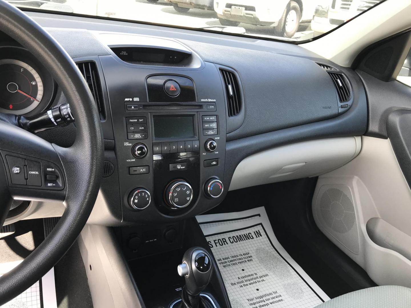 2012 Silver /Gray Kia Forte EX (KNAFU4A27C5) with an 2.0L L4 DOHC 16V engine, Automatic transmission, located at 577 Chester Pike, Prospect Park, PA, 19076, (610) 237-1015, 39.886154, -75.302338 - Photo#12