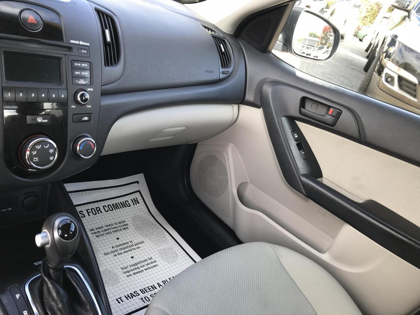 2012 Silver /Gray Kia Forte EX (KNAFU4A27C5) with an 2.0L L4 DOHC 16V engine, Automatic transmission, located at 577 Chester Pike, Prospect Park, PA, 19076, (610) 237-1015, 39.886154, -75.302338 - Photo#14