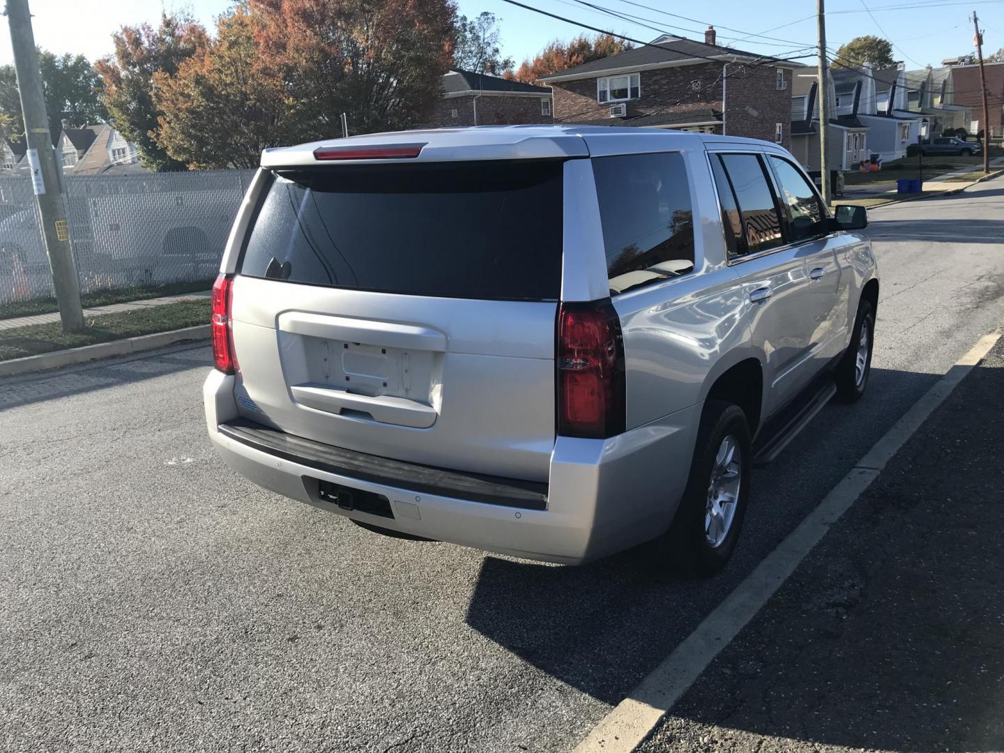 2018 Silver /Black Chevrolet Tahoe Police 4WD (1GNSKDEC5JR) with an 5.3L V8 OHV 16V engine, 6A transmission, located at 577 Chester Pike, Prospect Park, PA, 19076, (610) 237-1015, 39.886154, -75.302338 - 2018 Chevrolet Tahoe Police: Backup camera, 4x4, new PA inspection, looks great, runs LIKE NEW! This vehicle comes inspected and has been given a bumper to bumper safety check. It is very clean, reliable, and well maintained. We offer a unique pay plan that is known for being the easiest and fast - Photo#4