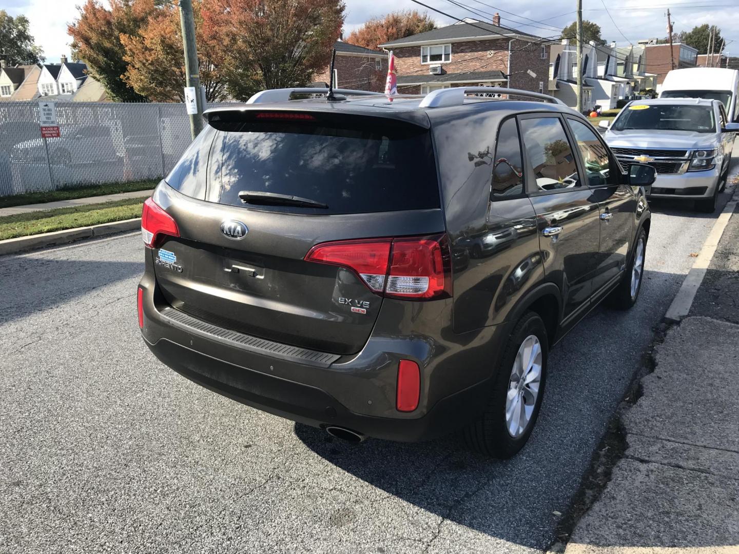 2014 Brown /Black Kia Sorento EX V6 AWD (5XYKUDA76EG) with an 3.3L V6 DOHC 24V engine, 6-Speed Automatic transmission, located at 577 Chester Pike, Prospect Park, PA, 19076, (610) 237-1015, 39.886154, -75.302338 - 2014 Kia Sorento EX: AWD, aftermarket screen radio, new PA inspection, SUPER CLEAN, runs LIKE NEW! This vehicle comes inspected and has been given a bumper to bumper safety check. It is very clean, reliable, and well maintained. We offer a unique pay plan that is known for being the easiest and f - Photo#4