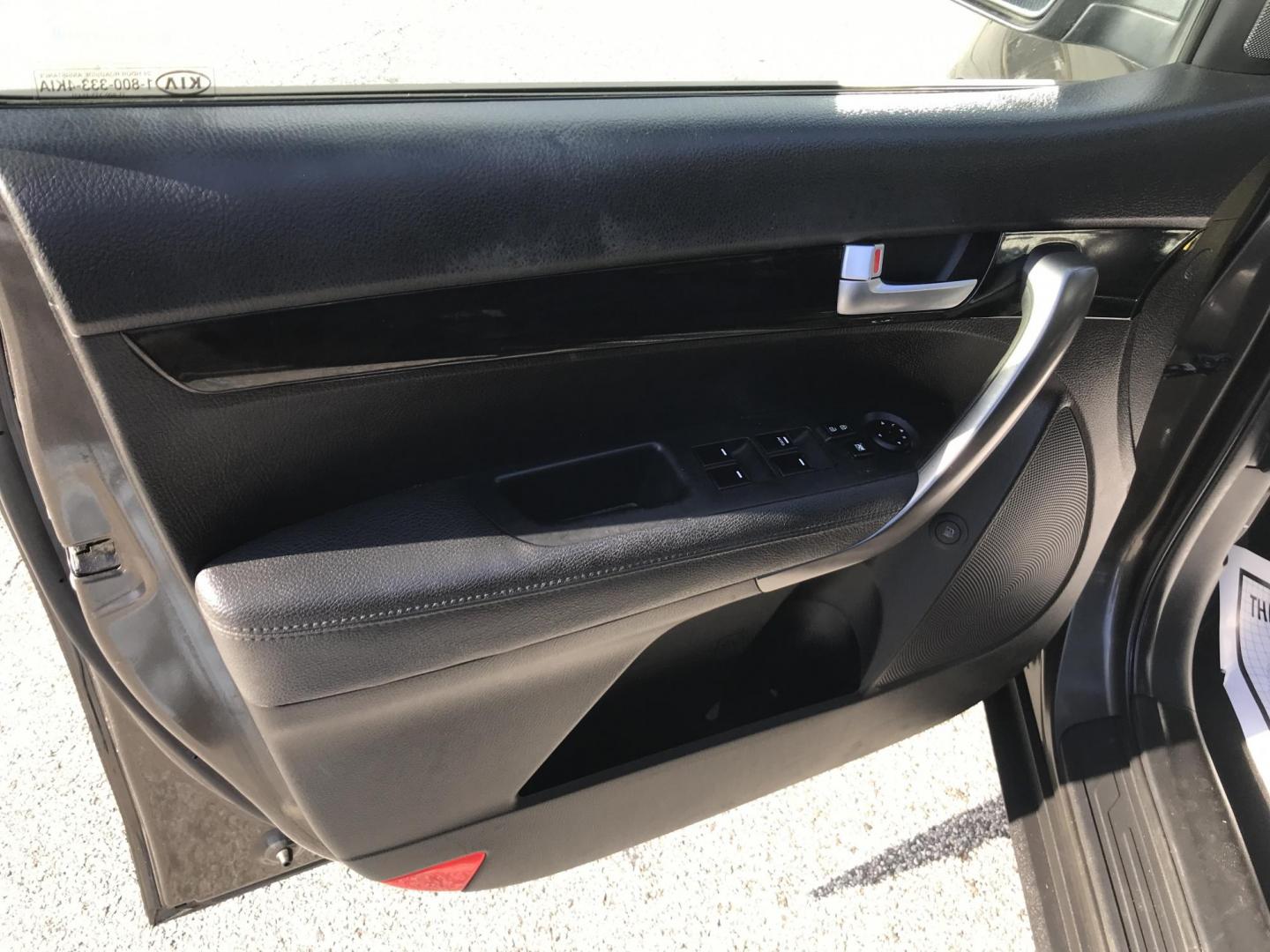 2014 Brown /Black Kia Sorento EX V6 AWD (5XYKUDA76EG) with an 3.3L V6 DOHC 24V engine, 6-Speed Automatic transmission, located at 577 Chester Pike, Prospect Park, PA, 19076, (610) 237-1015, 39.886154, -75.302338 - 2014 Kia Sorento EX: AWD, aftermarket screen radio, new PA inspection, SUPER CLEAN, runs LIKE NEW! This vehicle comes inspected and has been given a bumper to bumper safety check. It is very clean, reliable, and well maintained. We offer a unique pay plan that is known for being the easiest and f - Photo#9