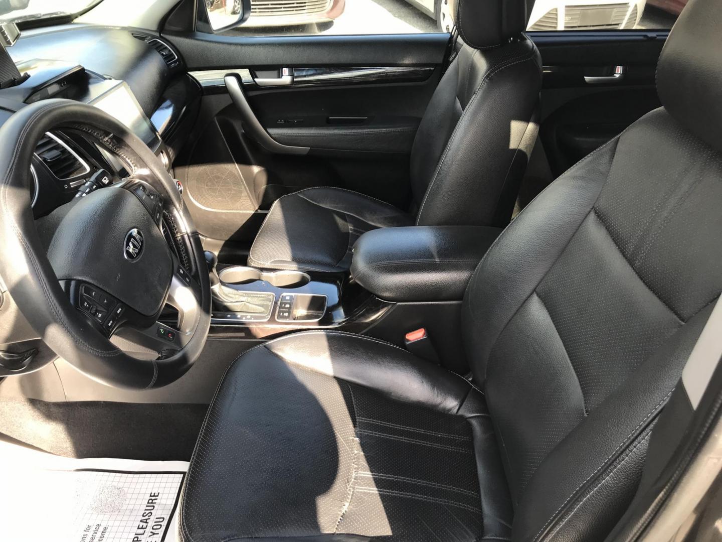 2014 Brown /Black Kia Sorento EX V6 AWD (5XYKUDA76EG) with an 3.3L V6 DOHC 24V engine, 6-Speed Automatic transmission, located at 577 Chester Pike, Prospect Park, PA, 19076, (610) 237-1015, 39.886154, -75.302338 - 2014 Kia Sorento EX: AWD, aftermarket screen radio, new PA inspection, SUPER CLEAN, runs LIKE NEW! This vehicle comes inspected and has been given a bumper to bumper safety check. It is very clean, reliable, and well maintained. We offer a unique pay plan that is known for being the easiest and f - Photo#10