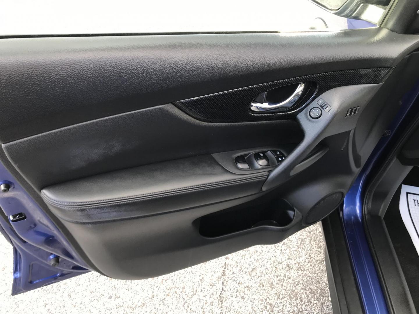 2017 Blue /Black Nissan Rogue SL AWD (JN8AT2MV2HW) with an 2.5L L4 DOHC 16V engine, CVT transmission, located at 577 Chester Pike, Prospect Park, PA, 19076, (610) 237-1015, 39.886154, -75.302338 - 2017 Nissan Rogue SL: Only 114k miles, panoramic sunroof, backup camera, navigation system, AWD, SUPER CLEAN, runs LIKE NEW! This vehicle comes inspected and has been given a bumper to bumper safety check. It is very clean, reliable, and well maintained. We offer a unique pay plan that is known f - Photo#10