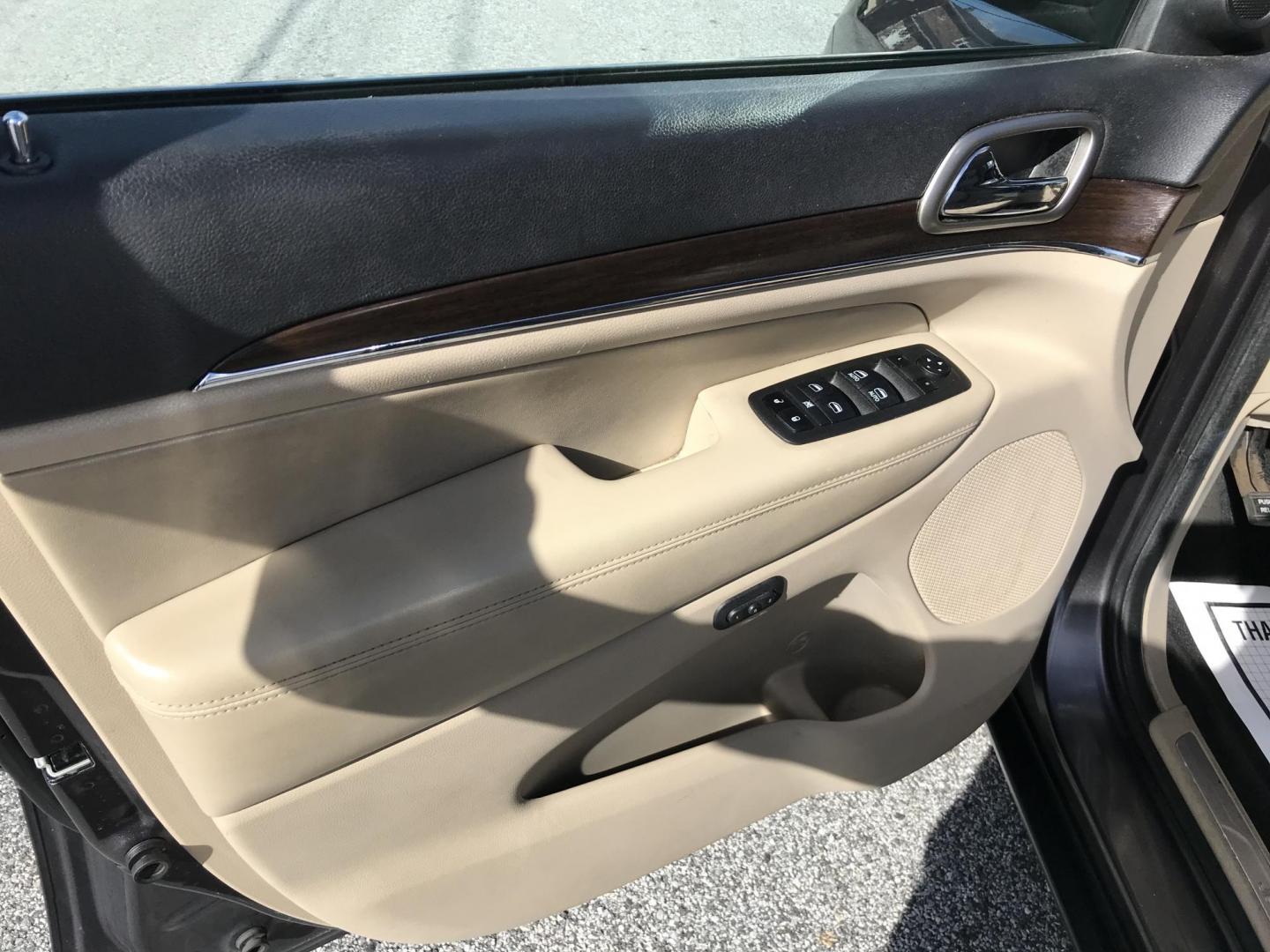 2014 Gray /Tan Jeep Grand Cherokee Limited 4WD (1C4RJFBG4EC) with an 3.6L V6 DOHC 24V engine, 5-Speed Automatic transmission, located at 577 Chester Pike, Prospect Park, PA, 19076, (610) 237-1015, 39.886154, -75.302338 - 2014 Jeep Grand Cherokee LIMITED: Navigation system, backup camera, sunroof, 4x4, new PA inspection, SUPER CLEAN, runs LIKE NEW! This vehicle comes inspected and has been given a bumper to bumper safety check. It is very clean, reliable, and well maintained. We offer a unique pay plan that is kno - Photo#9