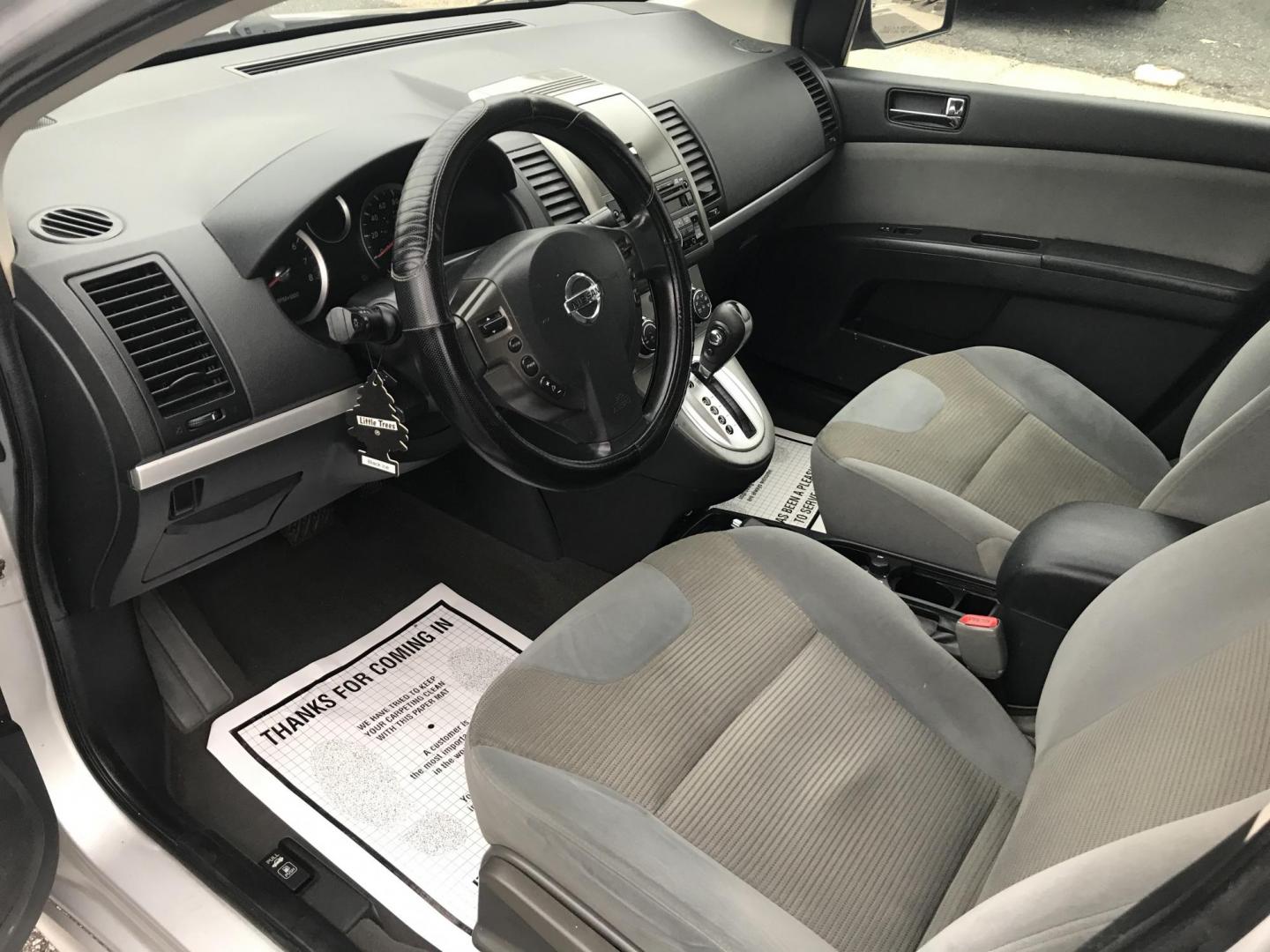 2010 Silver /Gray Nissan Sentra 2.0 (3N1AB6AP9AL) with an 2.0L L4 DOHC 16V engine, Continuously Variable Transmisson transmission, located at 577 Chester Pike, Prospect Park, PA, 19076, (610) 237-1015, 39.886154, -75.302338 - 2010 Nissan Sentra: New PA inspection, great on gas, runs EXCELLENT! - Photo#5