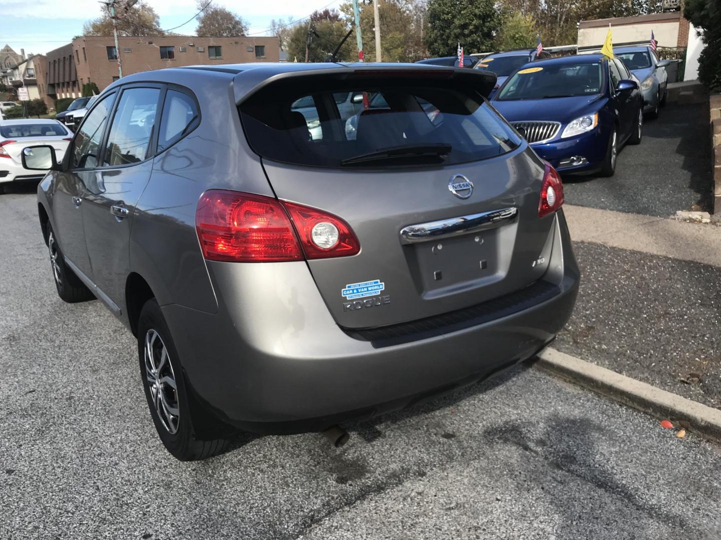 2012 Gray /Black Nissan Rogue S AWD (JN8AS5MVXCW) with an 2.5L L4 DOHC 16V engine, Continuously Variable Transmission transmission, located at 577 Chester Pike, Prospect Park, PA, 19076, (610) 237-1015, 39.886154, -75.302338 - Photo#5