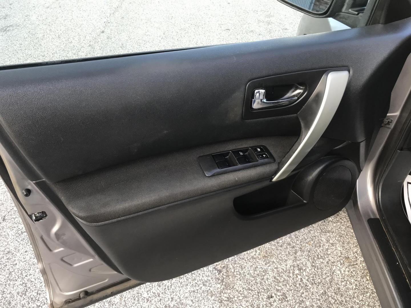 2012 Gray /Black Nissan Rogue S AWD (JN8AS5MVXCW) with an 2.5L L4 DOHC 16V engine, Continuously Variable Transmission transmission, located at 577 Chester Pike, Prospect Park, PA, 19076, (610) 237-1015, 39.886154, -75.302338 - Photo#8