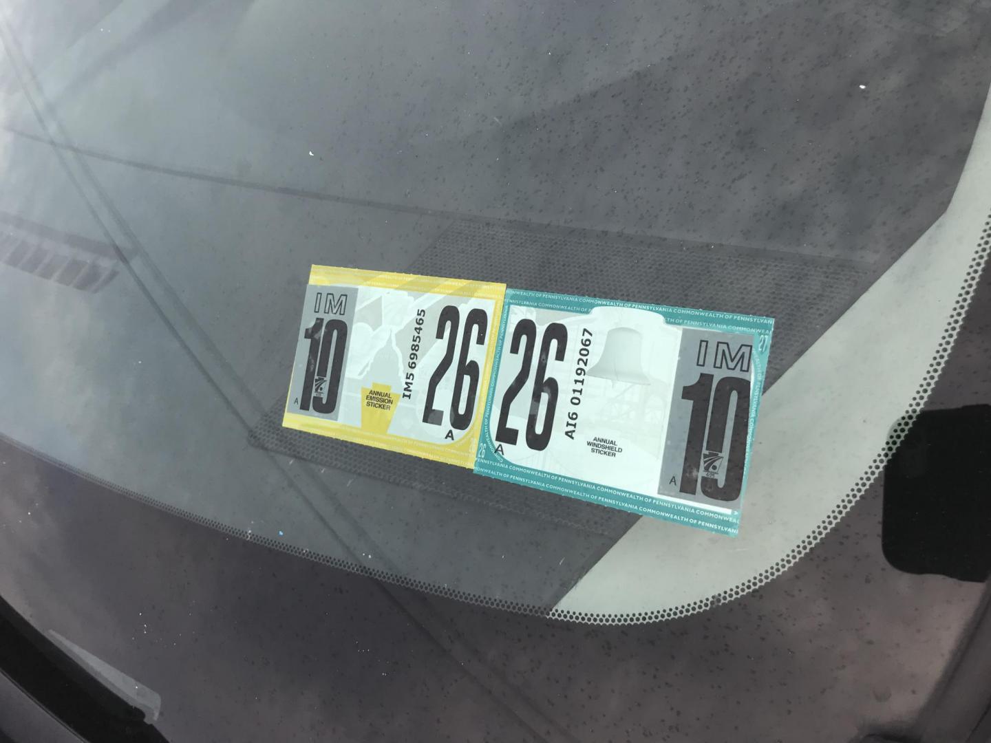 2012 White /Beige Mazda CX-9 Touring AWD (JM3TB3CV0C0) with an 3.7L V6 DOHC 24V engine, 6-Speed Automatic transmission, located at 577 Chester Pike, Prospect Park, PA, 19076, (610) 237-1015, 39.886154, -75.302338 - Photo#6