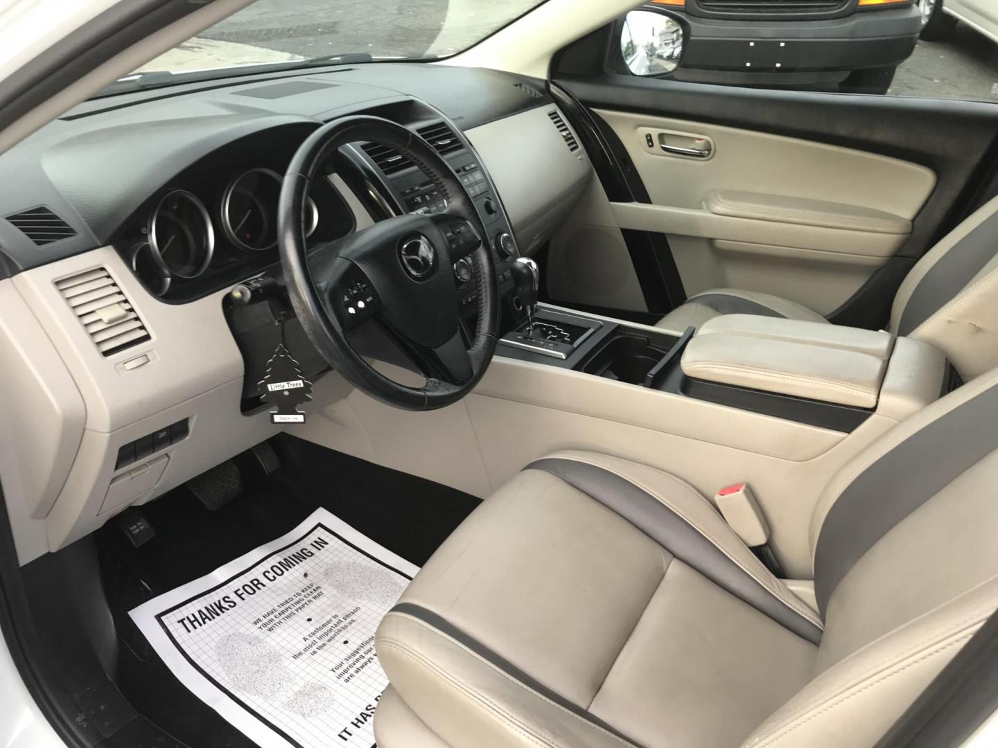 2012 White /Beige Mazda CX-9 Touring AWD (JM3TB3CV0C0) with an 3.7L V6 DOHC 24V engine, 6-Speed Automatic transmission, located at 577 Chester Pike, Prospect Park, PA, 19076, (610) 237-1015, 39.886154, -75.302338 - Photo#7