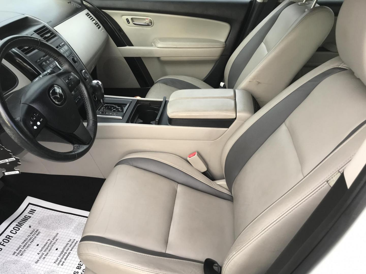 2012 White /Beige Mazda CX-9 Touring AWD (JM3TB3CV0C0) with an 3.7L V6 DOHC 24V engine, 6-Speed Automatic transmission, located at 577 Chester Pike, Prospect Park, PA, 19076, (610) 237-1015, 39.886154, -75.302338 - Photo#9