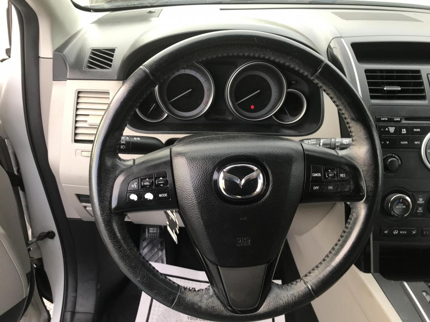 2012 White /Beige Mazda CX-9 Touring AWD (JM3TB3CV0C0) with an 3.7L V6 DOHC 24V engine, 6-Speed Automatic transmission, located at 577 Chester Pike, Prospect Park, PA, 19076, (610) 237-1015, 39.886154, -75.302338 - Photo#11