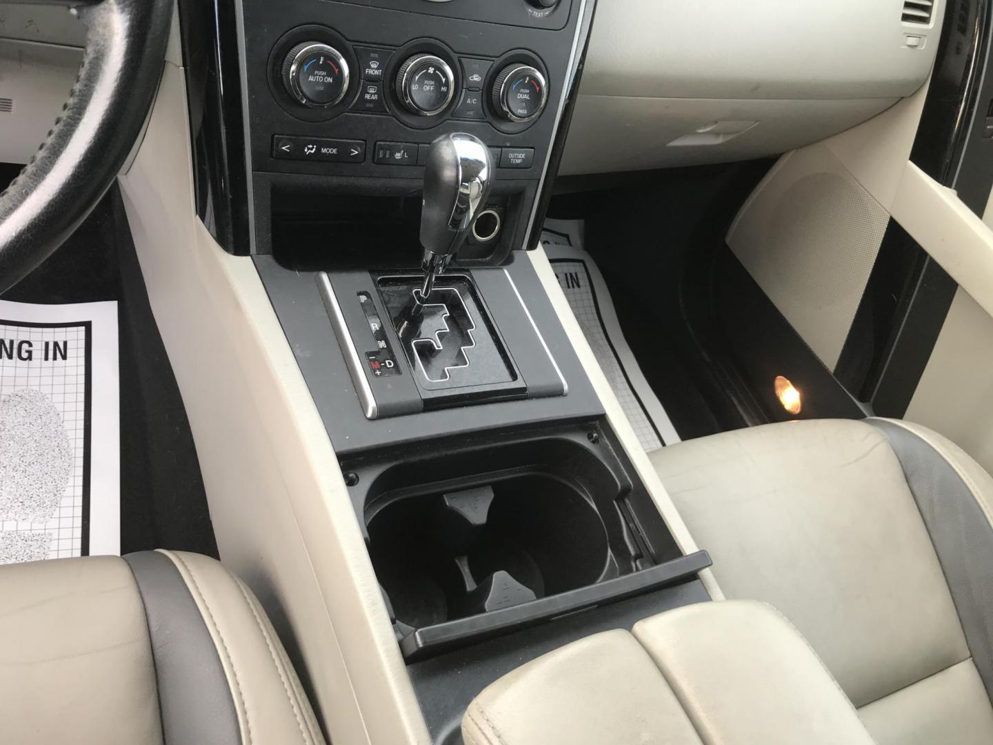 2012 White /Beige Mazda CX-9 Touring AWD (JM3TB3CV0C0) with an 3.7L V6 DOHC 24V engine, 6-Speed Automatic transmission, located at 577 Chester Pike, Prospect Park, PA, 19076, (610) 237-1015, 39.886154, -75.302338 - Photo#13