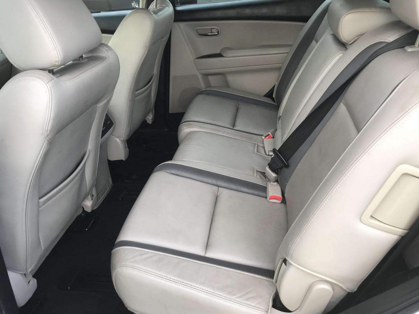 2012 White /Beige Mazda CX-9 Touring AWD (JM3TB3CV0C0) with an 3.7L V6 DOHC 24V engine, 6-Speed Automatic transmission, located at 577 Chester Pike, Prospect Park, PA, 19076, (610) 237-1015, 39.886154, -75.302338 - Photo#16