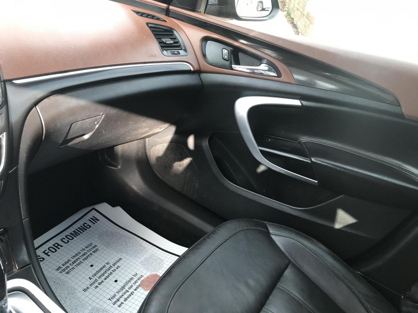 2017 Black /Black Buick Regal Leather AWD (2G4GM5EX9H9) with an 2.0L L4 DOHC 16V TURBO engine, 6A transmission, located at 577 Chester Pike, Prospect Park, PA, 19076, (610) 237-1015, 39.886154, -75.302338 - Photo#18