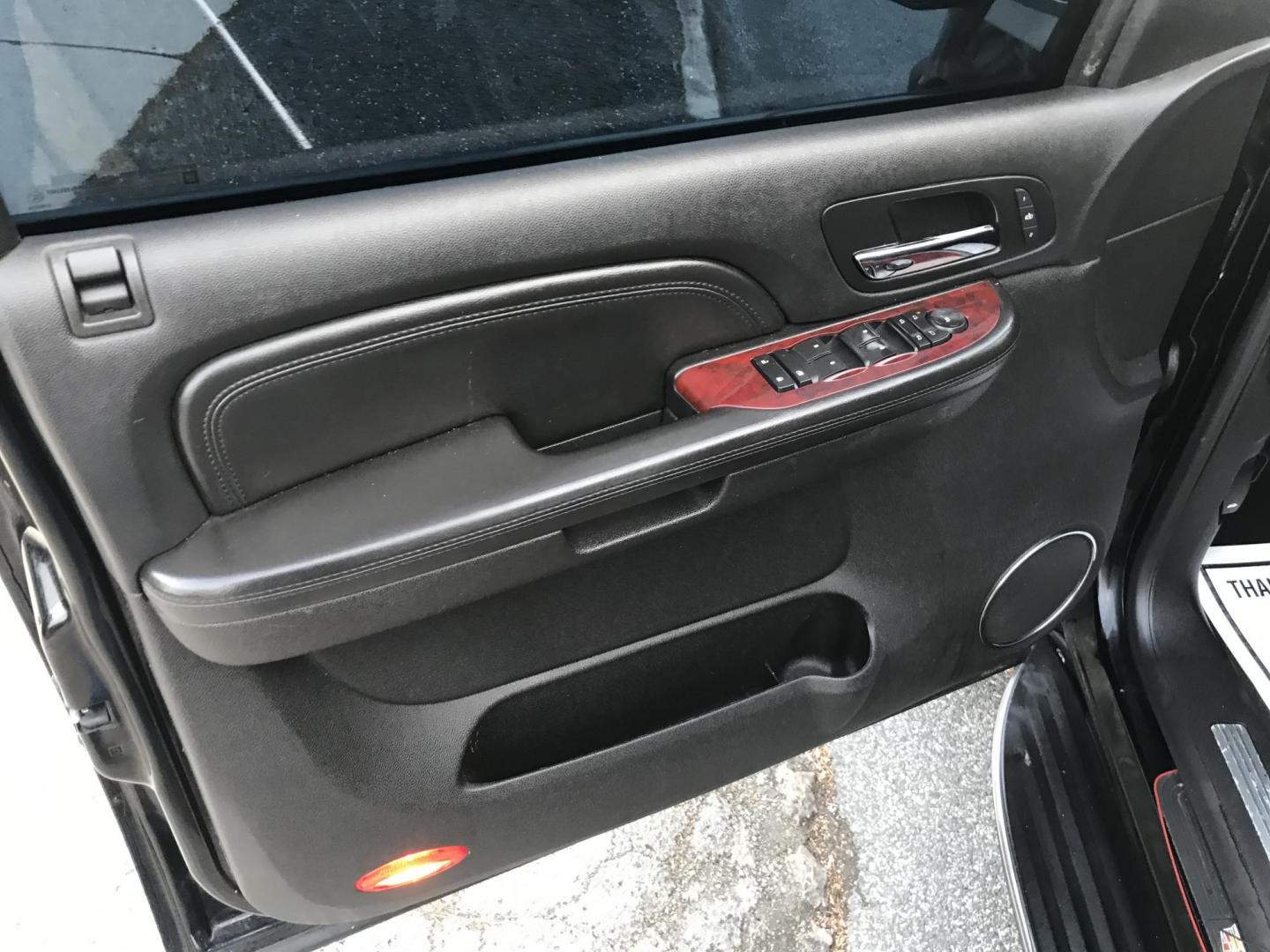 2009 Black /Black Cadillac Escalade ESV AWD (1GYFK26269R) with an 6.2L V8 OHV 16V FFV engine, 6-Speed Automatic transmission, located at 577 Chester Pike, Prospect Park, PA, 19076, (610) 237-1015, 39.886154, -75.302338 - 2009 Cadillac Escalade ESV: AWD, sunroof, backup camera, new PA inspection, SUPER CLEAN, runs LIKE NEW! This vehicle comes inspected and has been given a bumper to bumper safety check. It is very clean, reliable, and well maintained. We offer a unique pay plan that is known for being the easiest - Photo#7