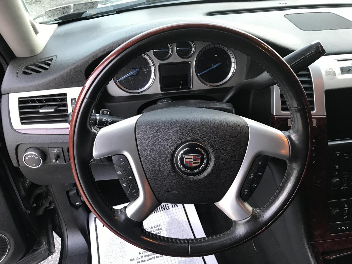 2009 Black /Black Cadillac Escalade ESV AWD (1GYFK26269R) with an 6.2L V8 OHV 16V FFV engine, 6-Speed Automatic transmission, located at 577 Chester Pike, Prospect Park, PA, 19076, (610) 237-1015, 39.886154, -75.302338 - 2009 Cadillac Escalade ESV: AWD, sunroof, backup camera, new PA inspection, SUPER CLEAN, runs LIKE NEW! This vehicle comes inspected and has been given a bumper to bumper safety check. It is very clean, reliable, and well maintained. We offer a unique pay plan that is known for being the easiest - Photo#9