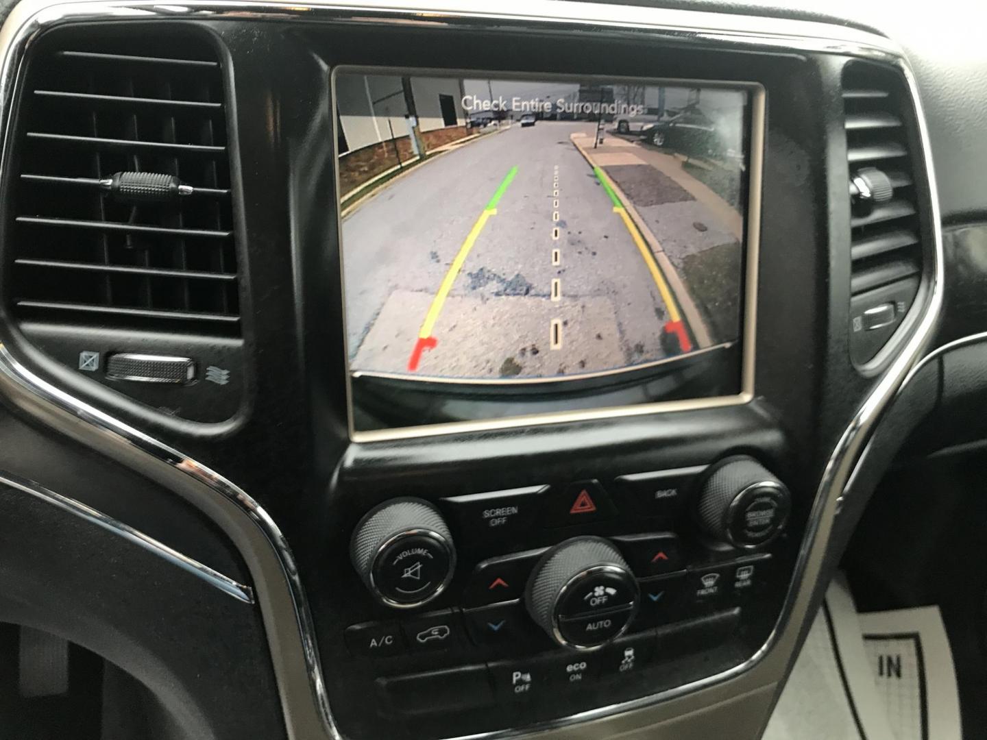 2015 Gray /Black Jeep Grand Cherokee Limited 4WD (1C4RJFBG7FC) with an 3.6L V6 DOHC 24V engine, 8-Speed Automatic transmission, located at 577 Chester Pike, Prospect Park, PA, 19076, (610) 237-1015, 39.886154, -75.302338 - Photo#16