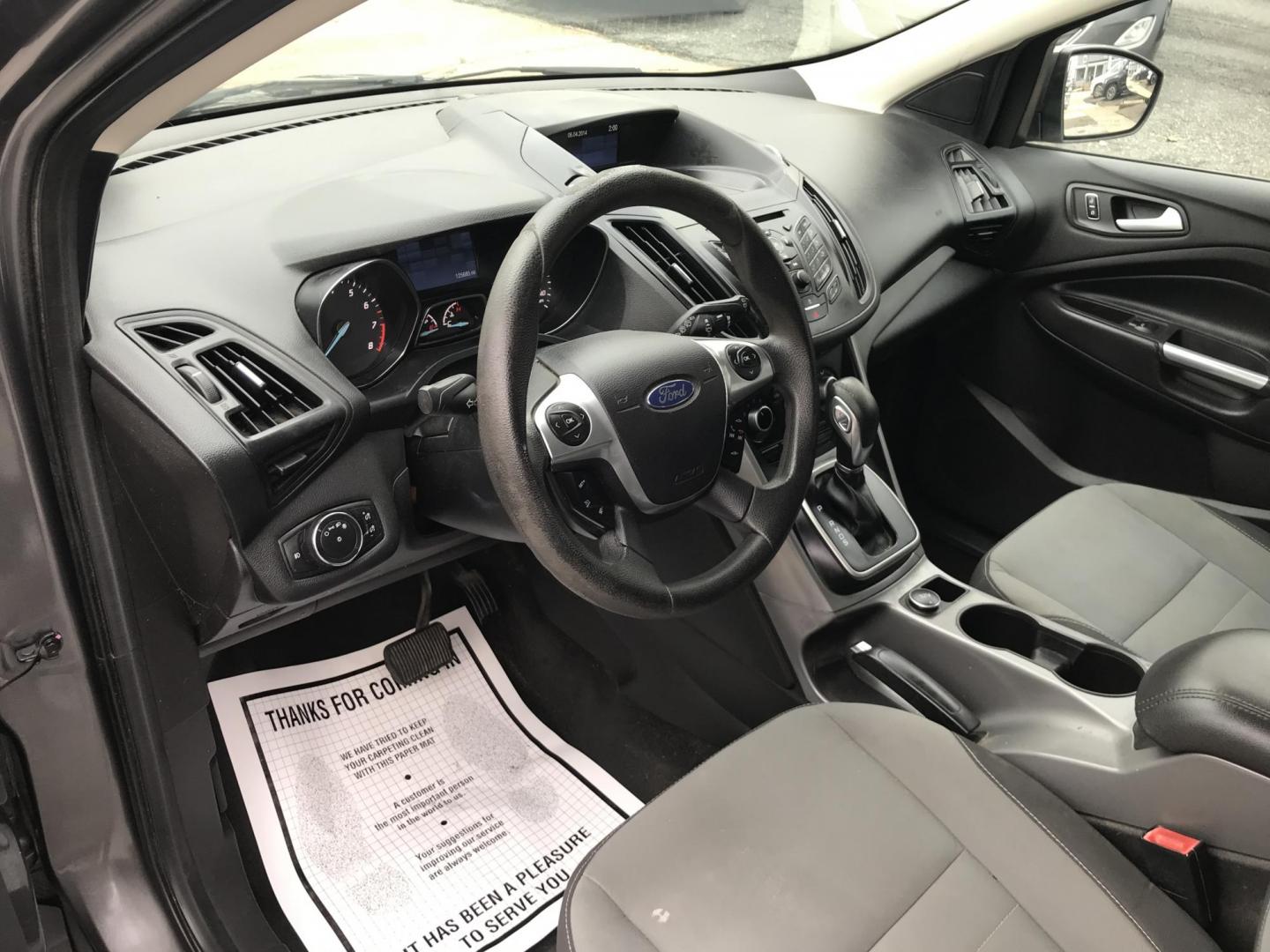 2013 Gray /Gray Ford Escape SE FWD (1FMCU0G95DU) with an 2.0L L4 DOHC 16V engine, 6-Speed Automatic transmission, located at 577 Chester Pike, Prospect Park, PA, 19076, (610) 237-1015, 39.886154, -75.302338 - 2013 Ford Escape: Only 125k miles, great on gas, new PA inspection, SUPER CLEAN, runs LIKE NEW! This vehicle comes inspected and has been given a bumper to bumper safety check. It is very clean, reliable, and well maintained. We offer a unique pay plan that is known for being the easiest and fast - Photo#10