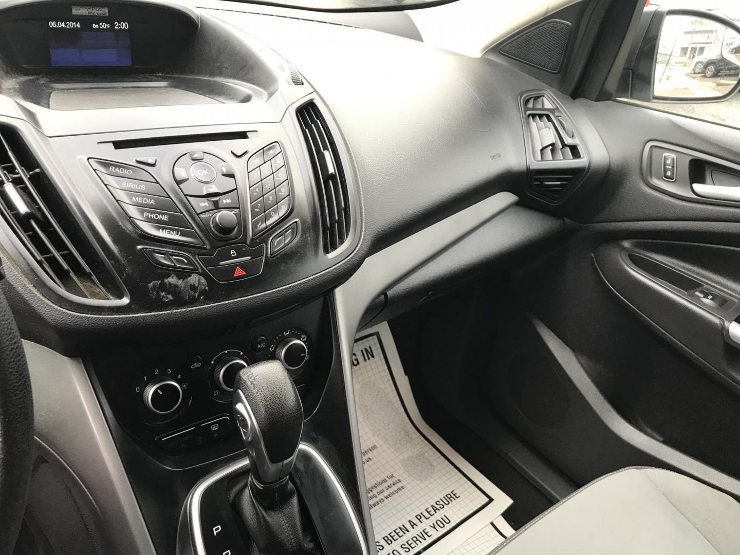 2013 Gray /Gray Ford Escape SE FWD (1FMCU0G95DU) with an 2.0L L4 DOHC 16V engine, 6-Speed Automatic transmission, located at 577 Chester Pike, Prospect Park, PA, 19076, (610) 237-1015, 39.886154, -75.302338 - 2013 Ford Escape: Only 125k miles, great on gas, new PA inspection, SUPER CLEAN, runs LIKE NEW! This vehicle comes inspected and has been given a bumper to bumper safety check. It is very clean, reliable, and well maintained. We offer a unique pay plan that is known for being the easiest and fast - Photo#12