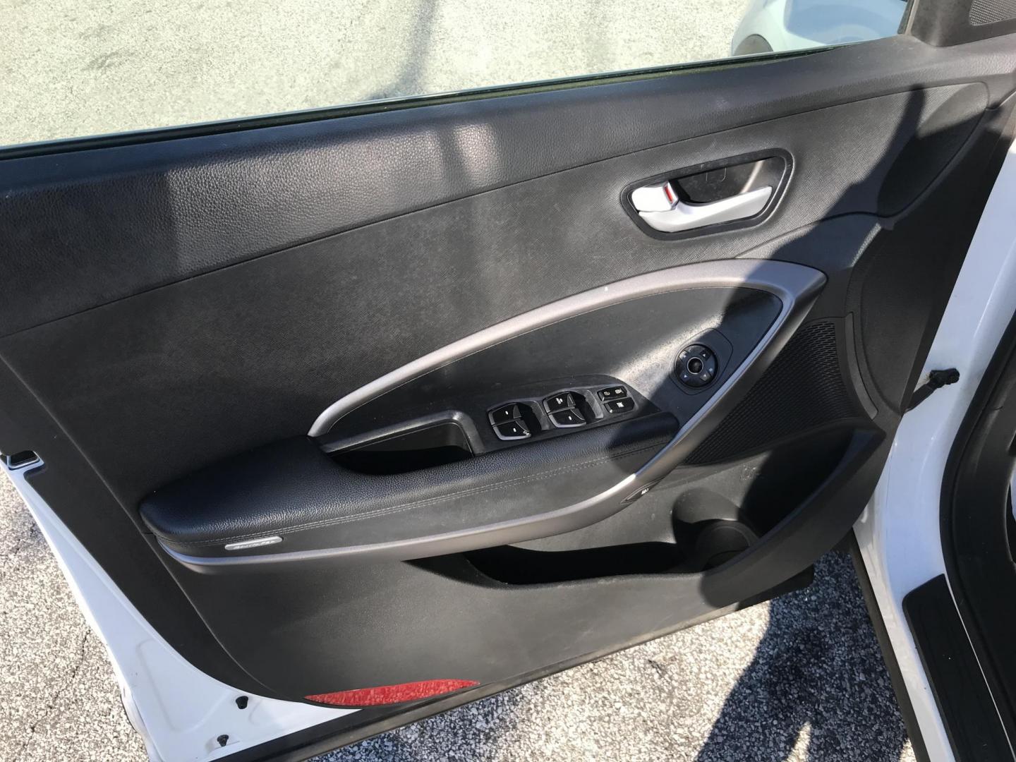 2014 White /Gray Hyundai Santa Fe Sport 2.0T FWD (5XYZU3LA0EG) with an 2.0L L4 DOHC 16V TURBO engine, 6-Speed Automatic transmission, located at 577 Chester Pike, Prospect Park, PA, 19076, (610) 237-1015, 39.886154, -75.302338 - 2014 Hyundai Santa Fe Sport: Only 104k miles, backup camera, new PA inspection, great on gas, SUPER CLEAN, runs LIKE NEW! This vehicle comes inspected and has been given a bumper to bumper safety check. It is very clean, reliable, and well maintained. We offer a unique pay plan that is known for - Photo#9