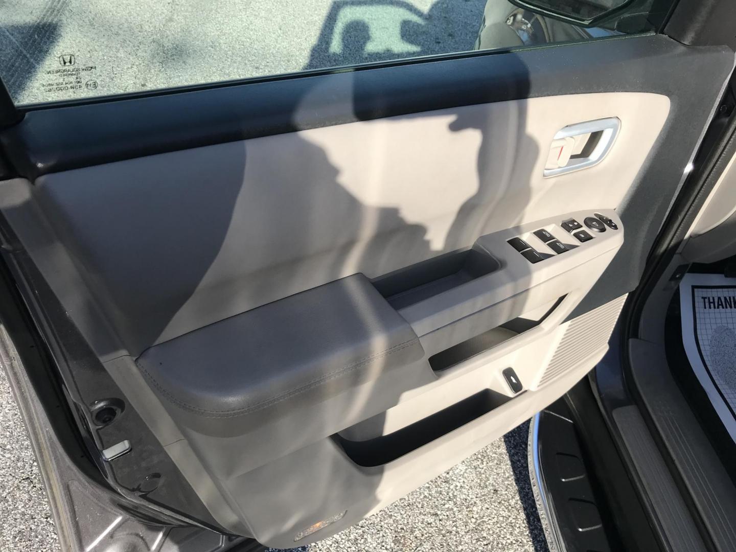 2015 Gray /Gray Honda Pilot EX-L 4WD 5-Spd AT (5FNYF4H50FB) with an 3.5L V6 SOHC 24V engine, 5-Speed Automatic transmission, located at 577 Chester Pike, Prospect Park, PA, 19076, (610) 237-1015, 39.886154, -75.302338 - 2015 Honda Pilot EX-L: Only 96k miles, 3rd row seating, 4x4, sunroof, backup camera, new PA inspection, runs LIKE NEW! This vehicle comes inspected and has been given a bumper to bumper safety check. It is very clean, reliable, and well maintained. We offer a unique pay plan that is known for bei - Photo#9