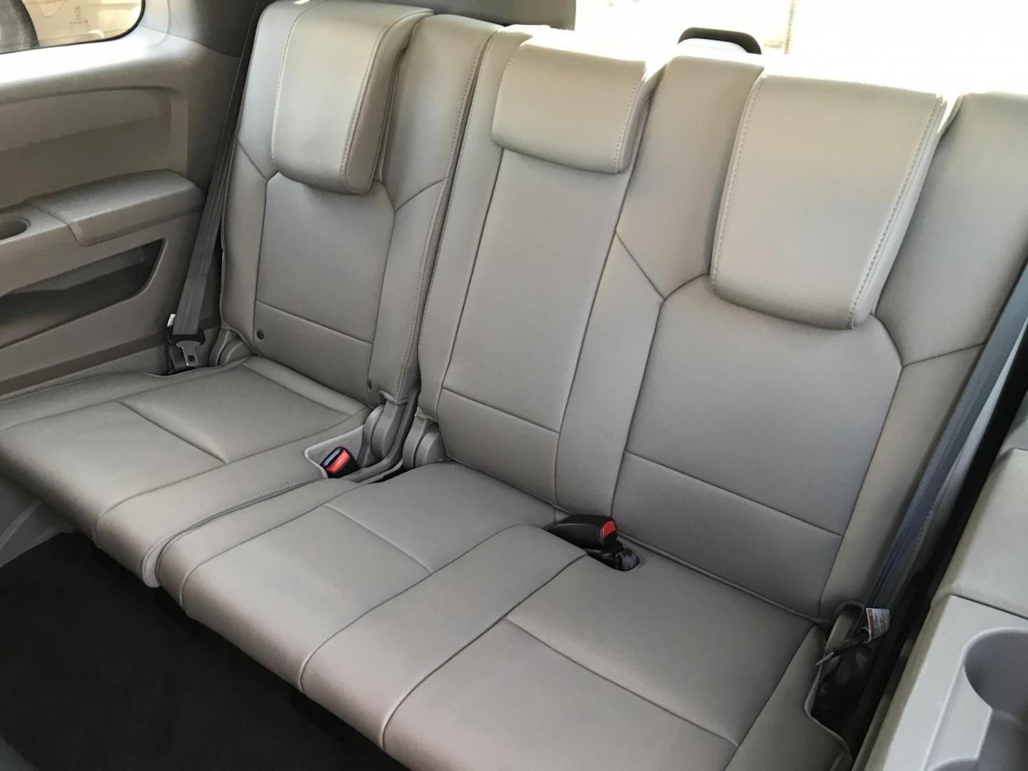 2015 Gray /Gray Honda Pilot EX-L 4WD 5-Spd AT (5FNYF4H50FB) with an 3.5L V6 SOHC 24V engine, 5-Speed Automatic transmission, located at 577 Chester Pike, Prospect Park, PA, 19076, (610) 237-1015, 39.886154, -75.302338 - 2015 Honda Pilot EX-L: Only 96k miles, 3rd row seating, 4x4, sunroof, backup camera, new PA inspection, runs LIKE NEW! This vehicle comes inspected and has been given a bumper to bumper safety check. It is very clean, reliable, and well maintained. We offer a unique pay plan that is known for bei - Photo#19