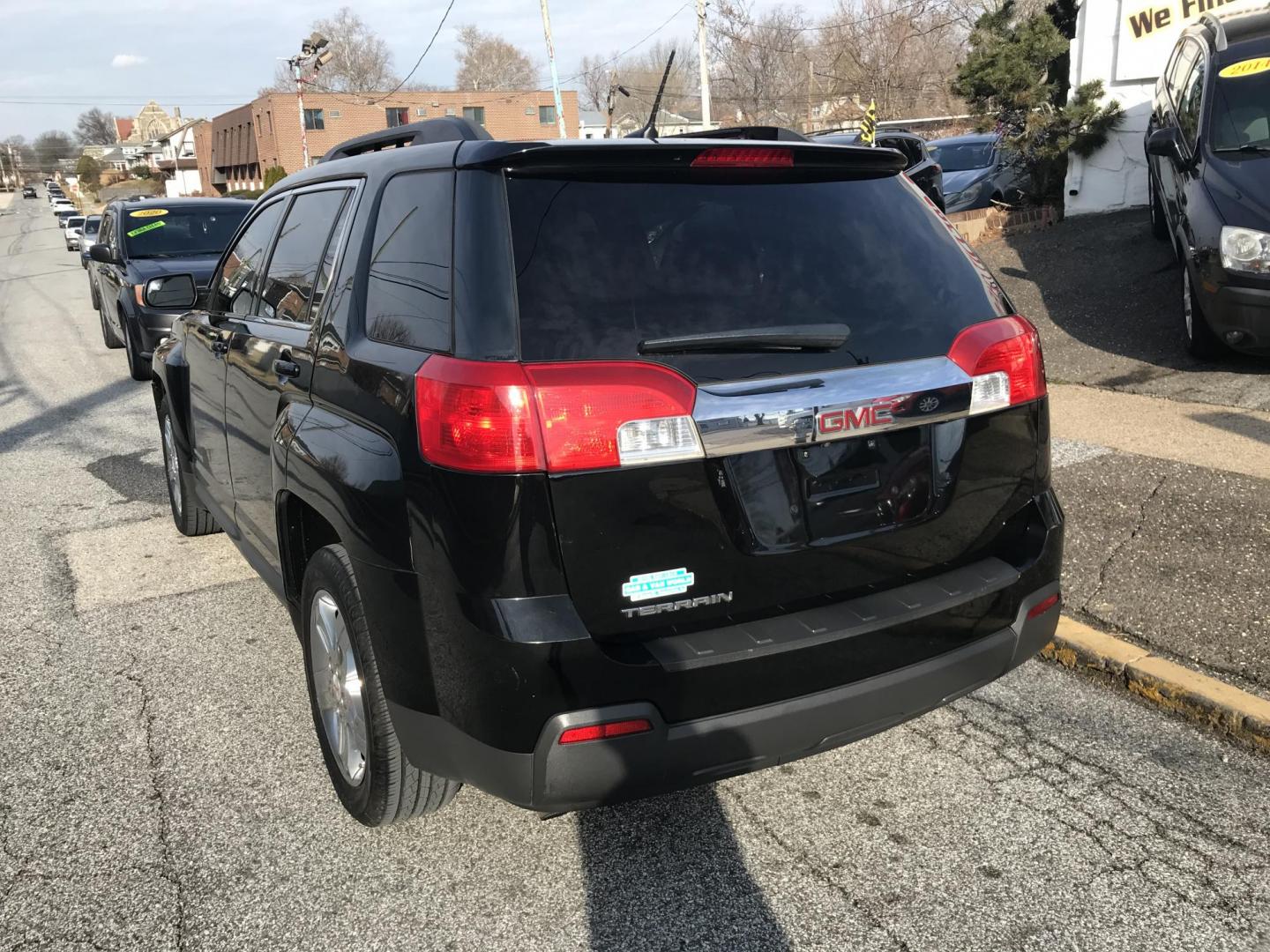 2013 Black /Black GMC Terrain SLE2 FWD (2GKALSEK9D6) with an 2.4L L4 DOHC 16V FFV engine, 6-Speed Automatic transmission, located at 577 Chester Pike, Prospect Park, PA, 19076, (610) 237-1015, 39.886154, -75.302338 - 2013 GMC Terrain SLE: Backup camera, new PA inspection, great on gas, runs LIKE NEW! This vehicle comes inspected and has been given a bumper to bumper safety check. It is very clean, reliable, and well maintained. We offer a unique pay plan that is known for being the easiest and fastest financi - Photo#5