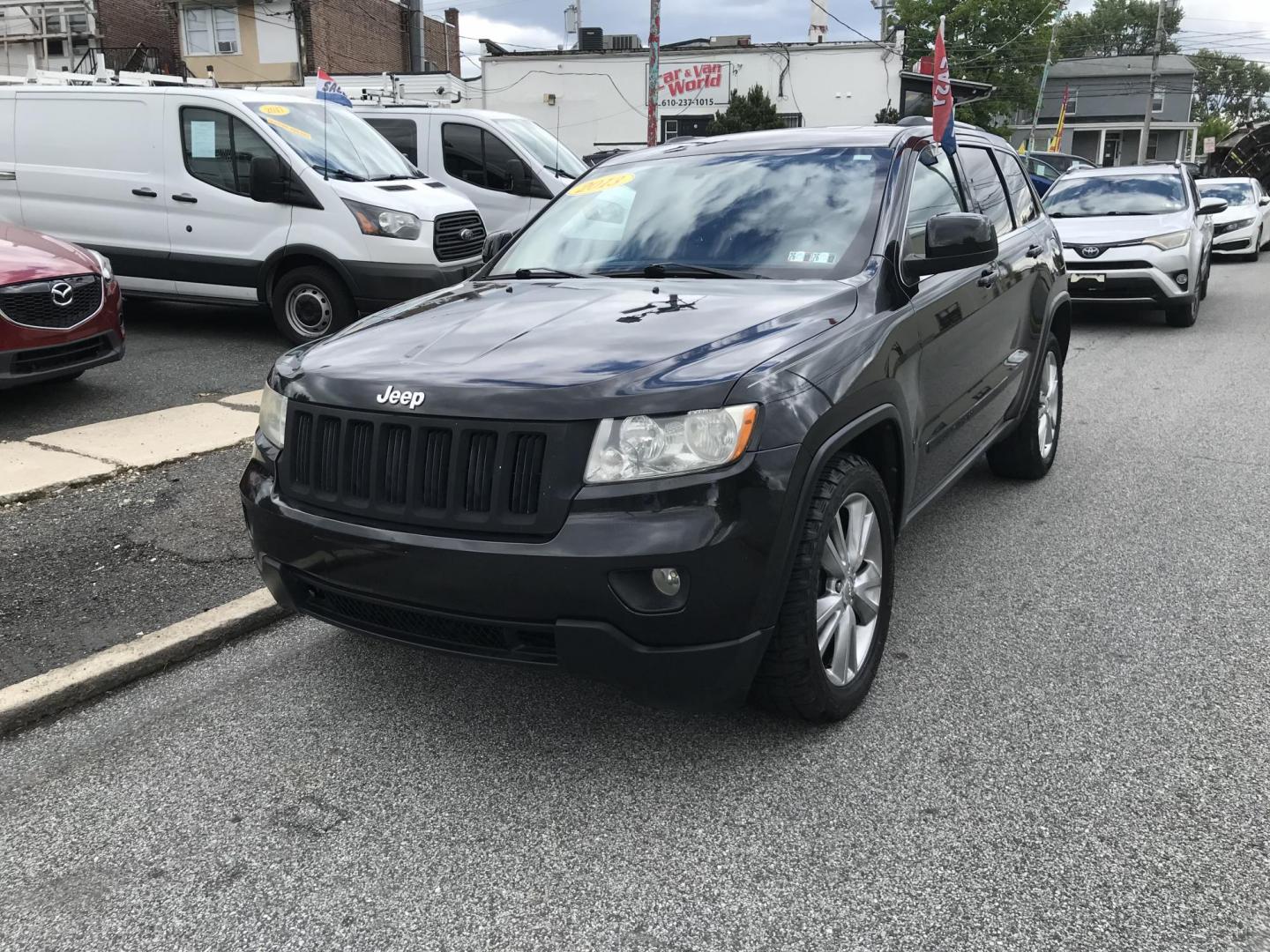 2013 Black /Black Jeep Grand Cherokee Laredo 4WD (1C4RJFAG4DC) with an 3.6L V6 DOHC 24V engine, 5-Speed Automatic transmission, located at 577 Chester Pike, Prospect Park, PA, 19076, (610) 237-1015, 39.886154, -75.302338 - 2013 Jeep Grand Cherokee Laredo: Backup camera, sunroof, new PA inspection, SUPER CLEAN, runs LIKE NEW! This vehicle comes inspected and has been given a bumper to bumper safety check. It is very clean, reliable, and well maintained. We offer a unique pay plan that is known for being the easiest - Photo#2