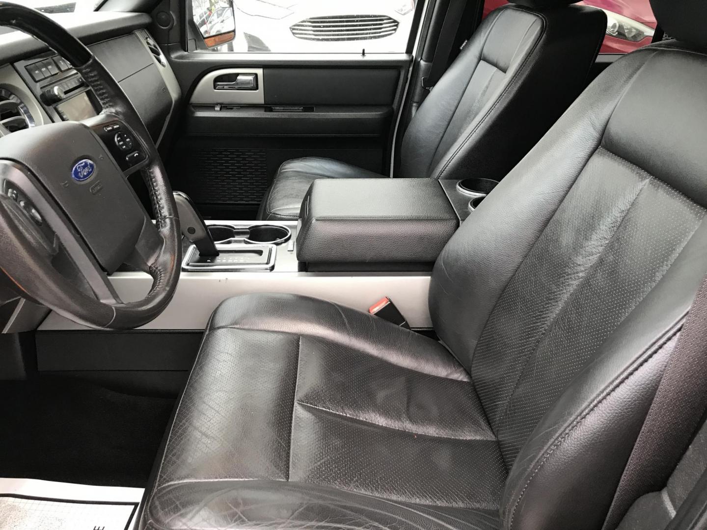 2014 White /Black Ford Expedition Limited 4WD (1FMJU2A56EE) with an 5.4L V8 SOHC 16V FFV engine, 6-Speed Automatic transmission, located at 577 Chester Pike, Prospect Park, PA, 19076, (610) 237-1015, 39.886154, -75.302338 - 2014 Ford Expedition LIMITED: 3rd row seating, 4x4, sunroof, DVD player in headrests, backup camera, navigation system, runs LIKE NEW! This vehicle comes inspected and has been given a bumper to bumper safety check. It is very clean, reliable, and well maintained. We offer a unique pay plan that - Photo#11