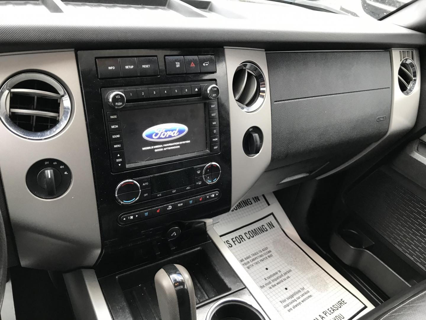 2014 White /Black Ford Expedition Limited 4WD (1FMJU2A56EE) with an 5.4L V8 SOHC 16V FFV engine, 6-Speed Automatic transmission, located at 577 Chester Pike, Prospect Park, PA, 19076, (610) 237-1015, 39.886154, -75.302338 - 2014 Ford Expedition LIMITED: 3rd row seating, 4x4, sunroof, DVD player in headrests, backup camera, navigation system, runs LIKE NEW! This vehicle comes inspected and has been given a bumper to bumper safety check. It is very clean, reliable, and well maintained. We offer a unique pay plan that - Photo#15