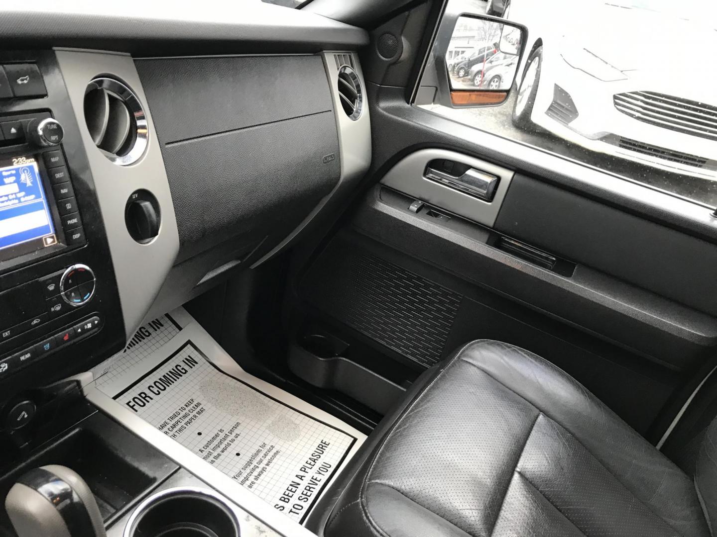 2014 White /Black Ford Expedition Limited 4WD (1FMJU2A56EE) with an 5.4L V8 SOHC 16V FFV engine, 6-Speed Automatic transmission, located at 577 Chester Pike, Prospect Park, PA, 19076, (610) 237-1015, 39.886154, -75.302338 - 2014 Ford Expedition LIMITED: 3rd row seating, 4x4, sunroof, DVD player in headrests, backup camera, navigation system, runs LIKE NEW! This vehicle comes inspected and has been given a bumper to bumper safety check. It is very clean, reliable, and well maintained. We offer a unique pay plan that - Photo#18