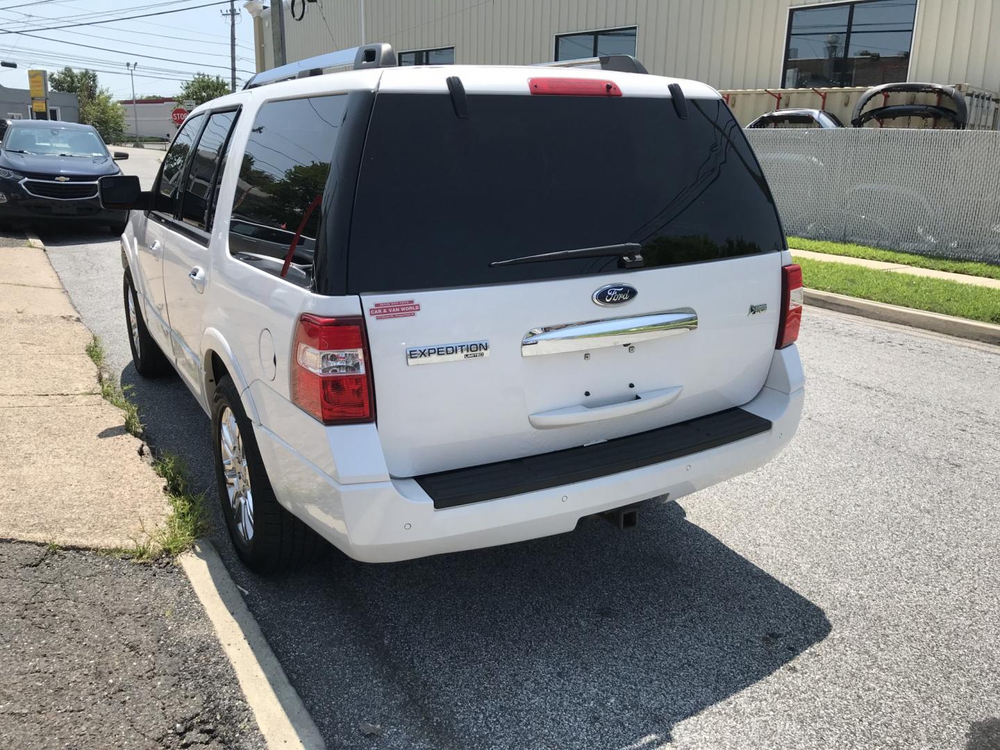 2014 White /Black Ford Expedition Limited 4WD (1FMJU2A56EE) with an 5.4L V8 SOHC 16V FFV engine, 6-Speed Automatic transmission, located at 577 Chester Pike, Prospect Park, PA, 19076, (610) 237-1015, 39.886154, -75.302338 - 2014 Ford Expedition LIMITED DVD Player • Navigation System. Example Financing: • $4,000 Down • $125 Weekly • $250 Bi-Weekly We finance our own vehicles. We do not obtain or review traditional consumer credit reports. Financing decisions are based on verified income, ability to repay,- Photo#6