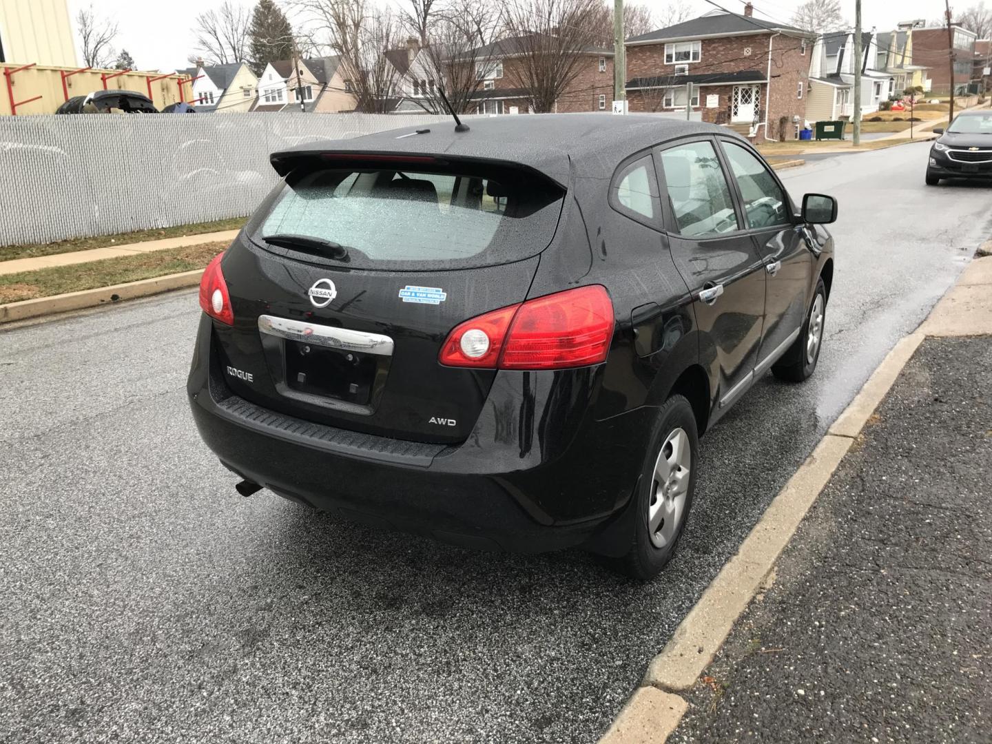 2011 Black /Gray Nissan Rogue S AWD (JN8AS5MV3BW) with an 2.5L L4 DOHC 16V engine, CVT transmission, located at 577 Chester Pike, Prospect Park, PA, 19076, (610) 237-1015, 39.886154, -75.302338 - Photo#4