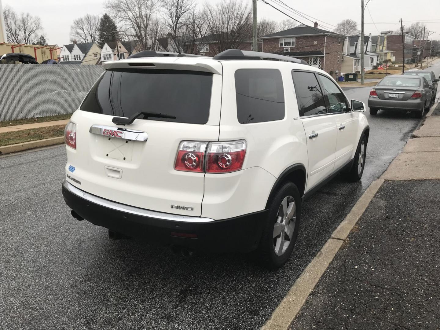 2011 White /Black GMC Acadia SLT-1 AWD (1GKKVRED3BJ) with an 3.6L V6 DOHC 24V engine, 6-Speed Automatic transmission, located at 577 Chester Pike, Prospect Park, PA, 19076, (610) 237-1015, 39.886154, -75.302338 - 2011 GMC Acadia SLT AWD: Backup camera, dual sunroofs, 3rd row seating, new PA inspection, SUPER CLEAN, runs LIKE NEW! This vehicle comes inspected and has been given a bumper to bumper safety check. It is very clean, reliable, and well maintained. We offer a unique pay plan that is known for bei - Photo#4
