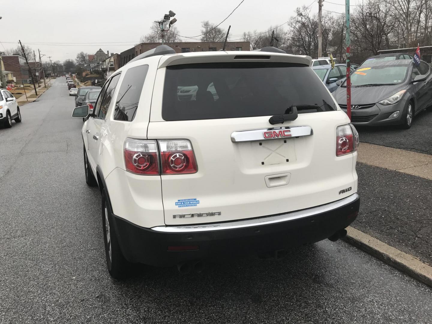 2011 White /Black GMC Acadia SLT-1 AWD (1GKKVRED3BJ) with an 3.6L V6 DOHC 24V engine, 6-Speed Automatic transmission, located at 577 Chester Pike, Prospect Park, PA, 19076, (610) 237-1015, 39.886154, -75.302338 - 2011 GMC Acadia SLT AWD: Backup camera, dual sunroofs, 3rd row seating, new PA inspection, SUPER CLEAN, runs LIKE NEW! This vehicle comes inspected and has been given a bumper to bumper safety check. It is very clean, reliable, and well maintained. We offer a unique pay plan that is known for bei - Photo#5