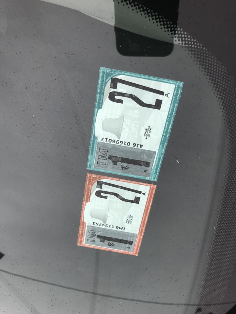 2011 White /Black GMC Acadia SLT-1 AWD (1GKKVRED3BJ) with an 3.6L V6 DOHC 24V engine, 6-Speed Automatic transmission, located at 577 Chester Pike, Prospect Park, PA, 19076, (610) 237-1015, 39.886154, -75.302338 - 2011 GMC Acadia SLT AWD: Backup camera, dual sunroofs, 3rd row seating, new PA inspection, SUPER CLEAN, runs LIKE NEW! This vehicle comes inspected and has been given a bumper to bumper safety check. It is very clean, reliable, and well maintained. We offer a unique pay plan that is known for bei - Photo#6