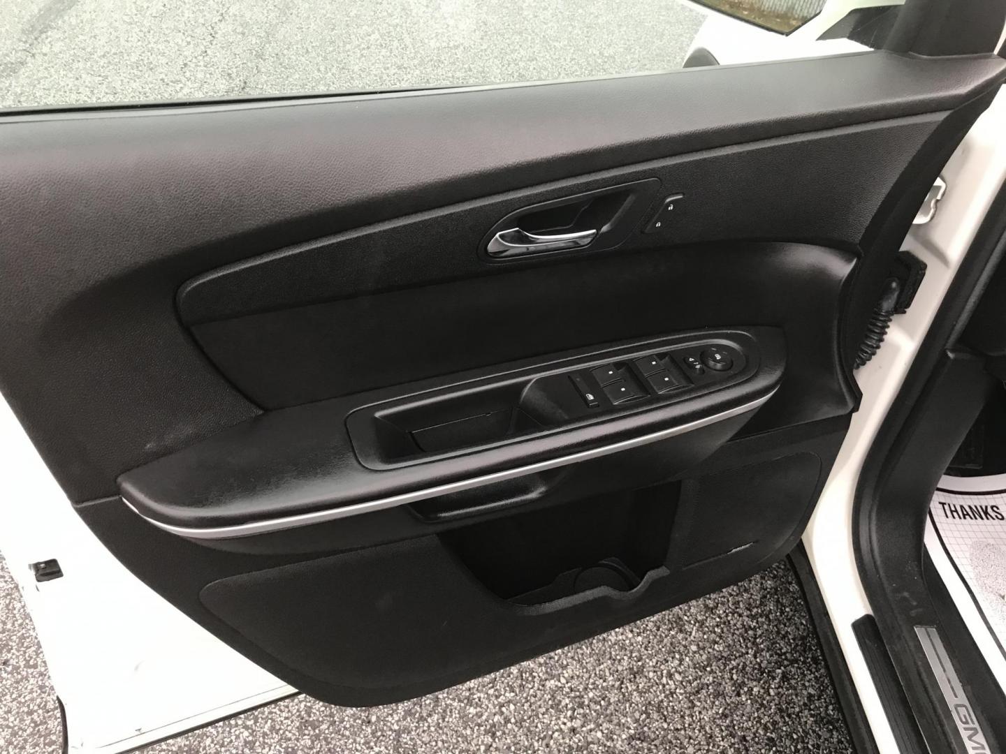 2011 White /Black GMC Acadia SLT-1 AWD (1GKKVRED3BJ) with an 3.6L V6 DOHC 24V engine, 6-Speed Automatic transmission, located at 577 Chester Pike, Prospect Park, PA, 19076, (610) 237-1015, 39.886154, -75.302338 - 2011 GMC Acadia SLT AWD: Backup camera, dual sunroofs, 3rd row seating, new PA inspection, SUPER CLEAN, runs LIKE NEW! This vehicle comes inspected and has been given a bumper to bumper safety check. It is very clean, reliable, and well maintained. We offer a unique pay plan that is known for bei - Photo#9