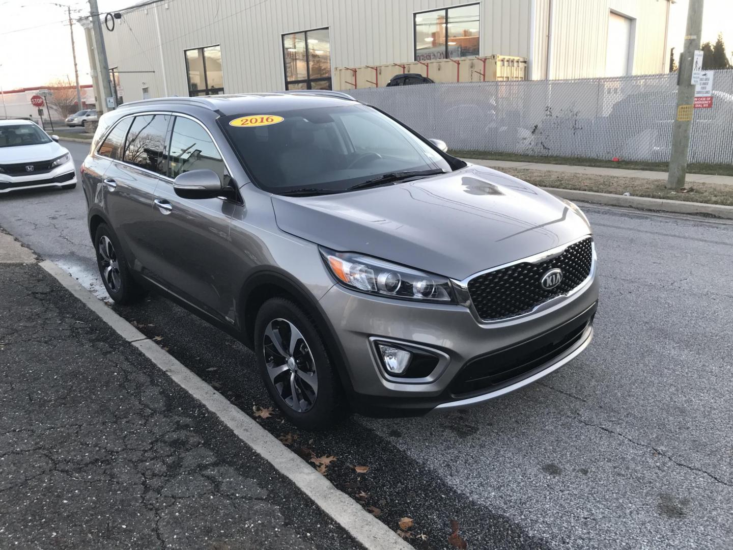 2016 Gray /Gray Kia Sorento EX AWD (5XYPHDA13GG) with an 2.4L L4 DOHC 16V engine, 6-Speed Automatic transmission, located at 577 Chester Pike, Prospect Park, PA, 19076, (610) 237-1015, 39.886154, -75.302338 - 2016 Kia Sorento EX: AWD, backup camera, new PA inspection, SUPER CLEAN, runs LIKE NEW! This vehicle comes inspected and has been given a bumper to bumper safety check. It is very clean, reliable, and well maintained. We offer a unique pay plan that is known for being the easiest and fastest fina - Photo#2