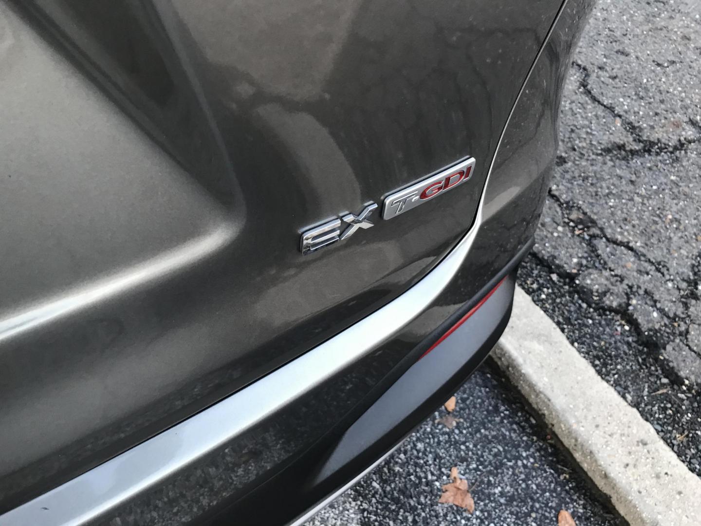 2016 Gray /Gray Kia Sorento EX AWD (5XYPHDA13GG) with an 2.4L L4 DOHC 16V engine, 6-Speed Automatic transmission, located at 577 Chester Pike, Prospect Park, PA, 19076, (610) 237-1015, 39.886154, -75.302338 - 2016 Kia Sorento EX: AWD, backup camera, new PA inspection, SUPER CLEAN, runs LIKE NEW! This vehicle comes inspected and has been given a bumper to bumper safety check. It is very clean, reliable, and well maintained. We offer a unique pay plan that is known for being the easiest and fastest fina - Photo#5